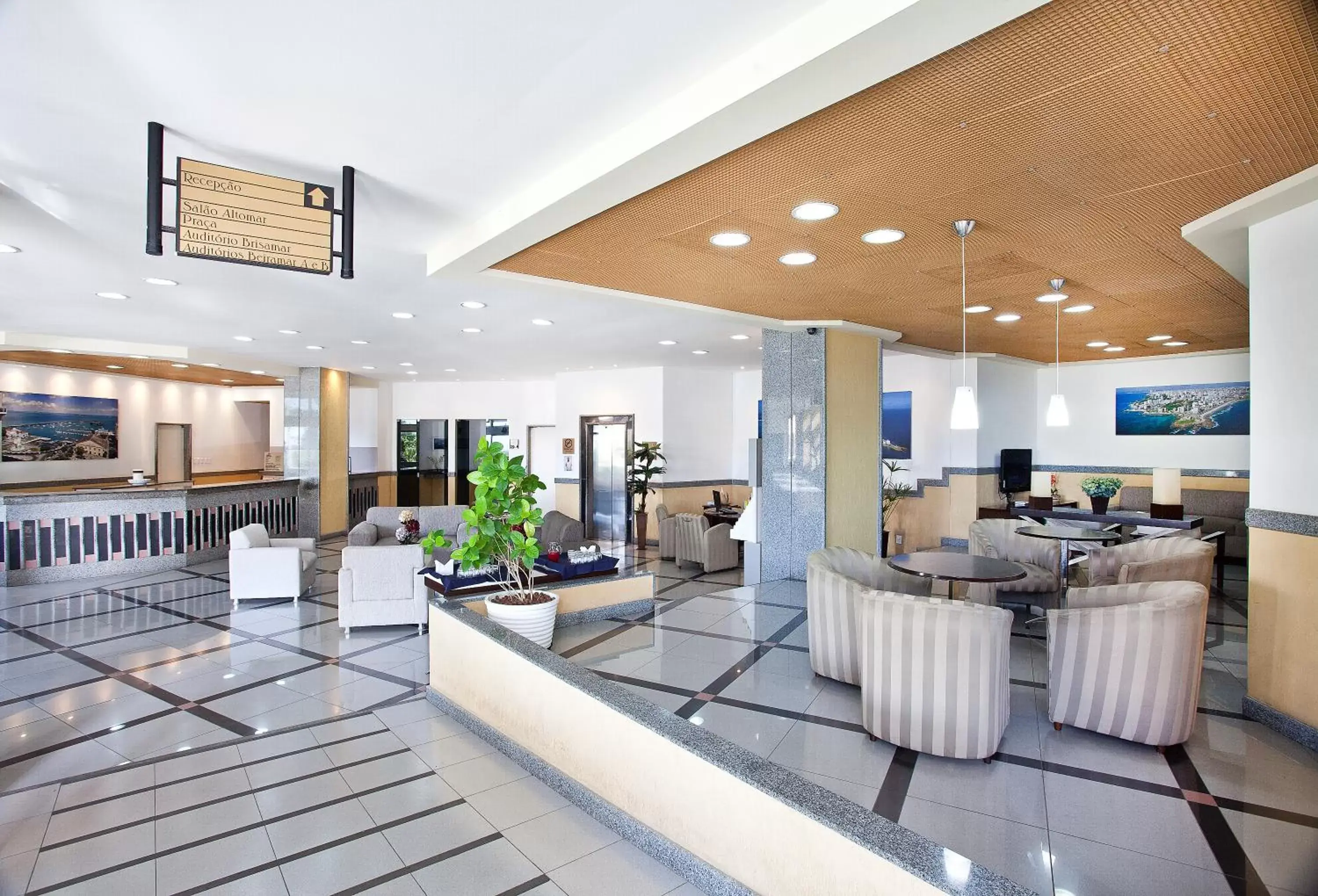 Lobby or reception in Bahiamar Hotel