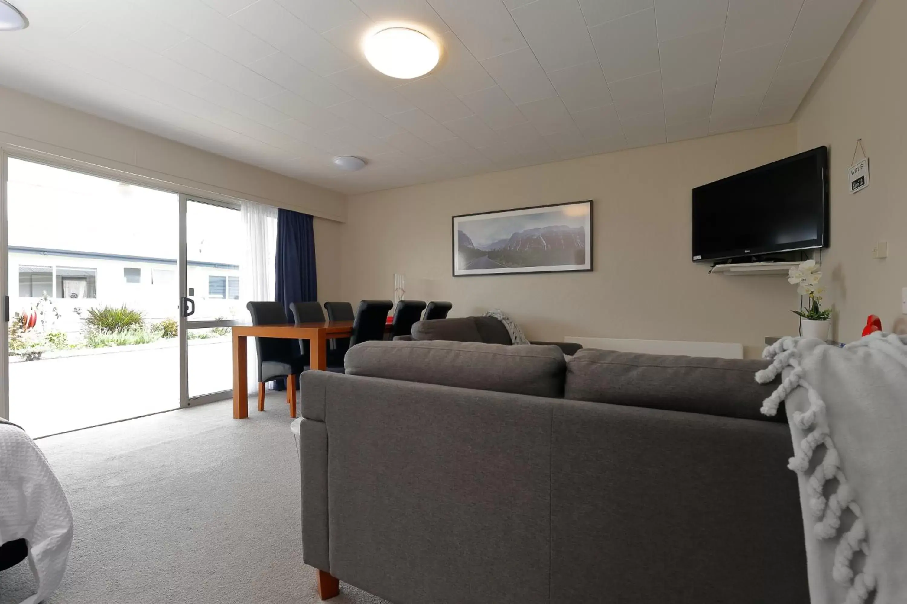 Living room, Seating Area in Aden Motel