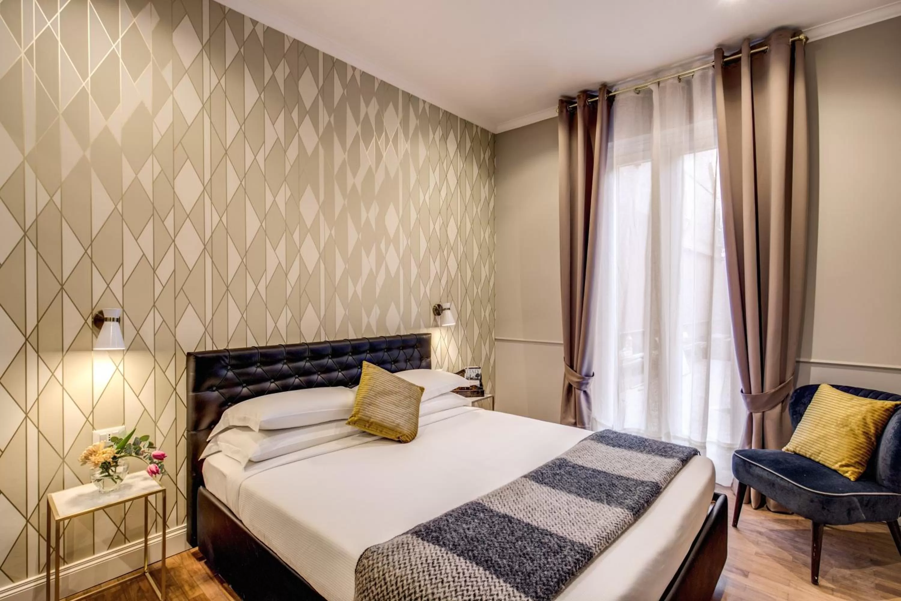Bed in Charme Spagna Boutique Hotel