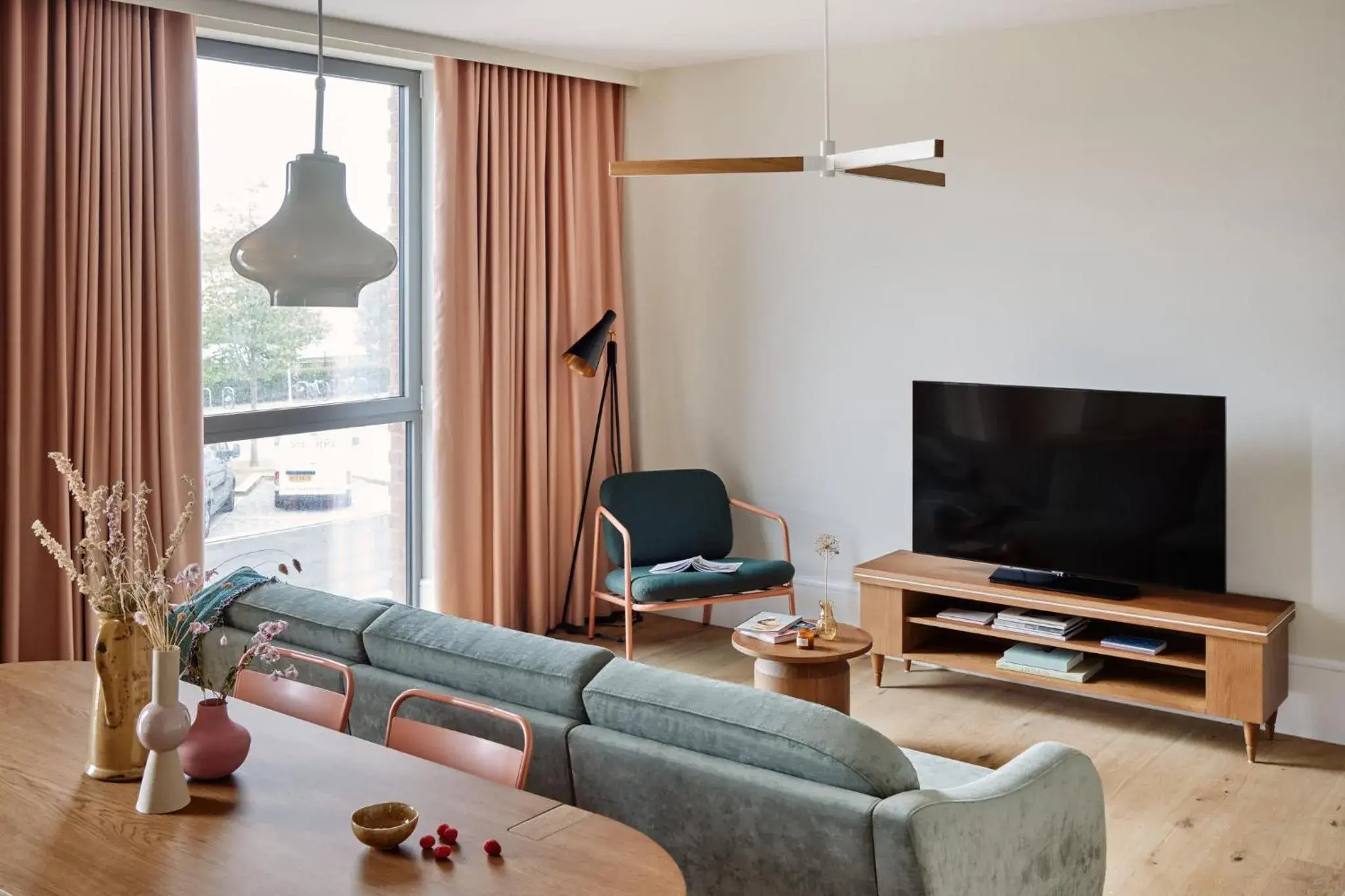 Bedroom, Seating Area in Turing Locke