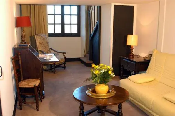 Living room, Seating Area in Grand Hôtel de l'Abbaye