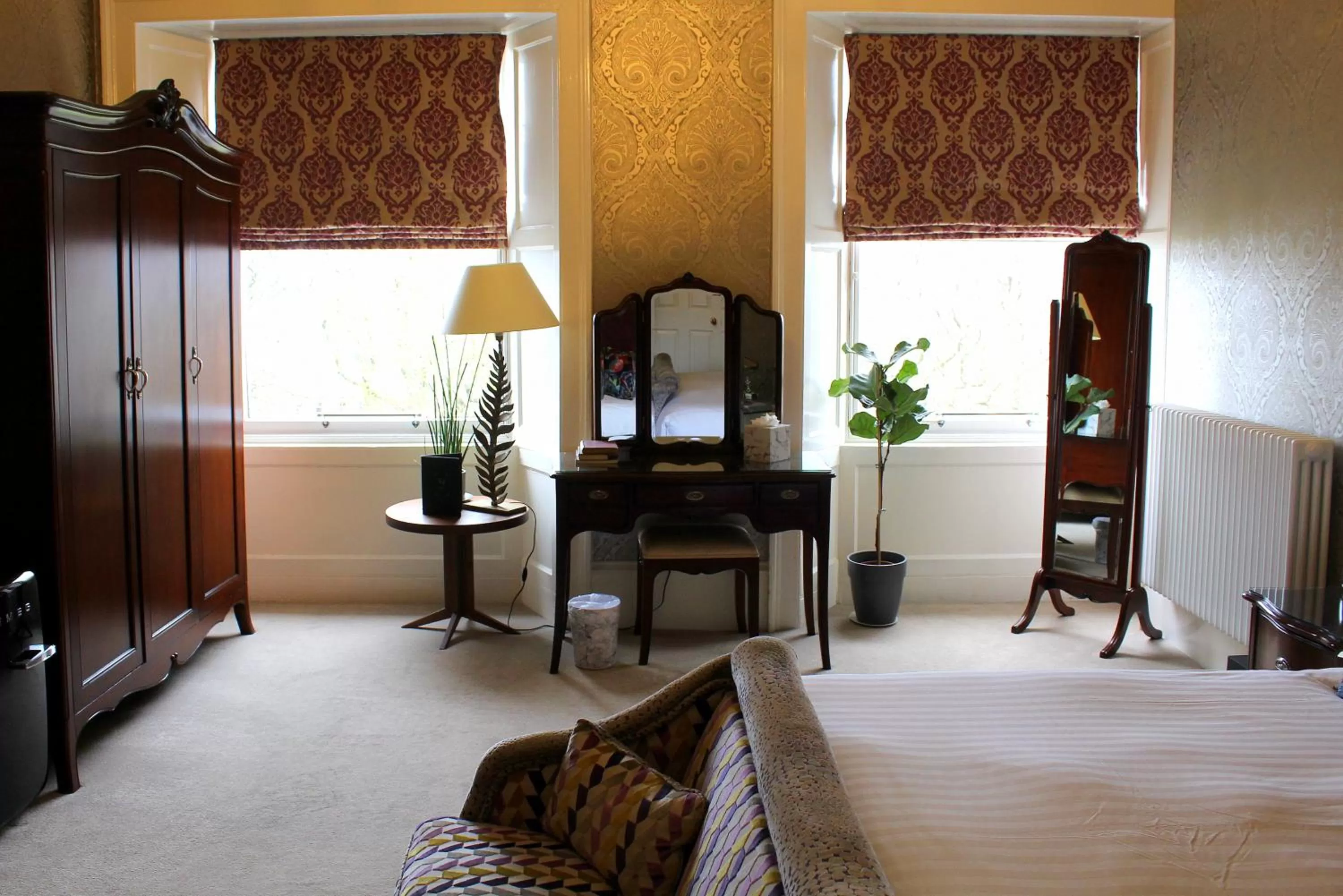 Photo of the whole room, Bed in 24 Royal Terrace