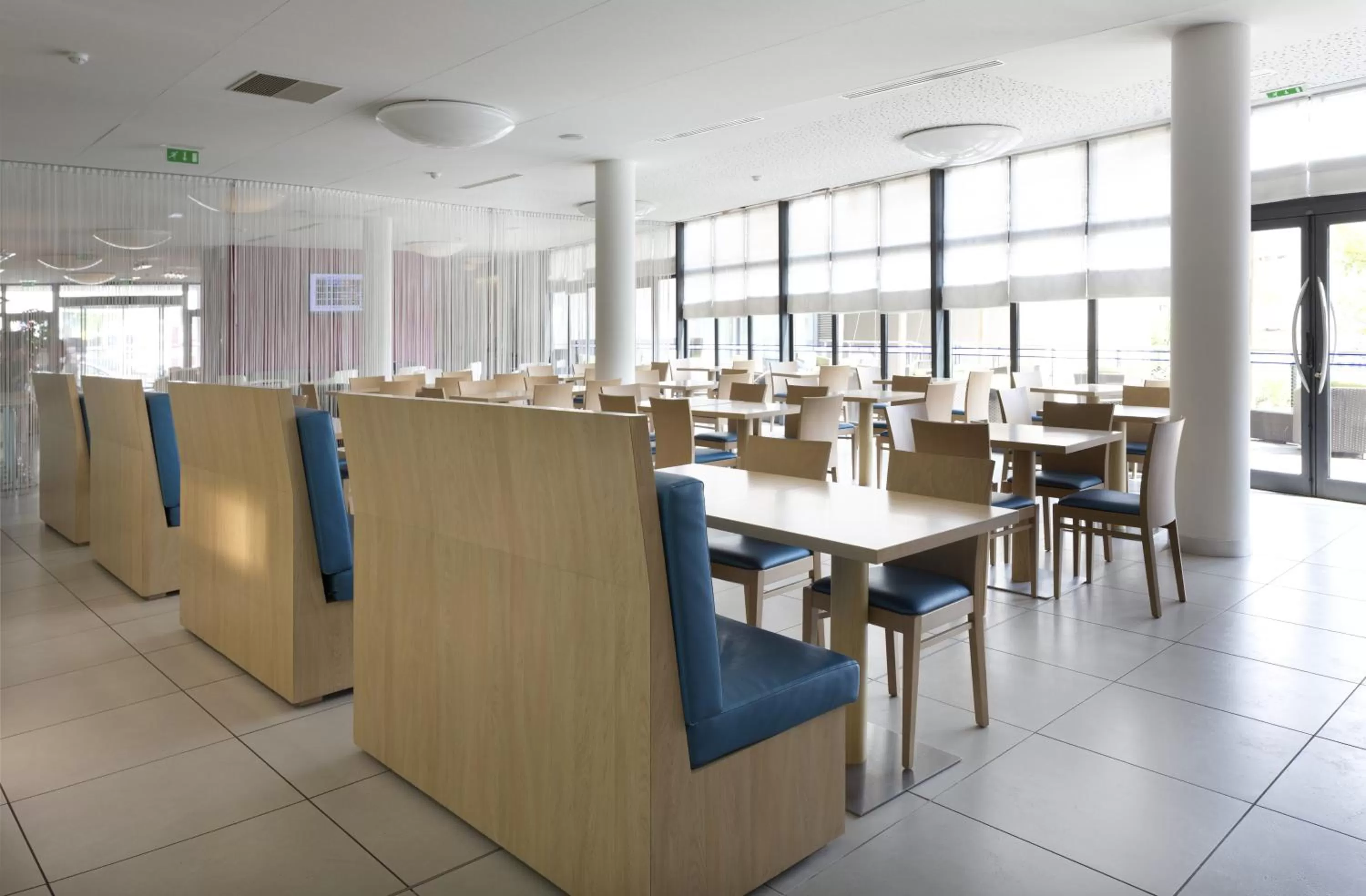 Restaurant/places to eat in Hôtel Marseille Centre Gare Saint-Charles