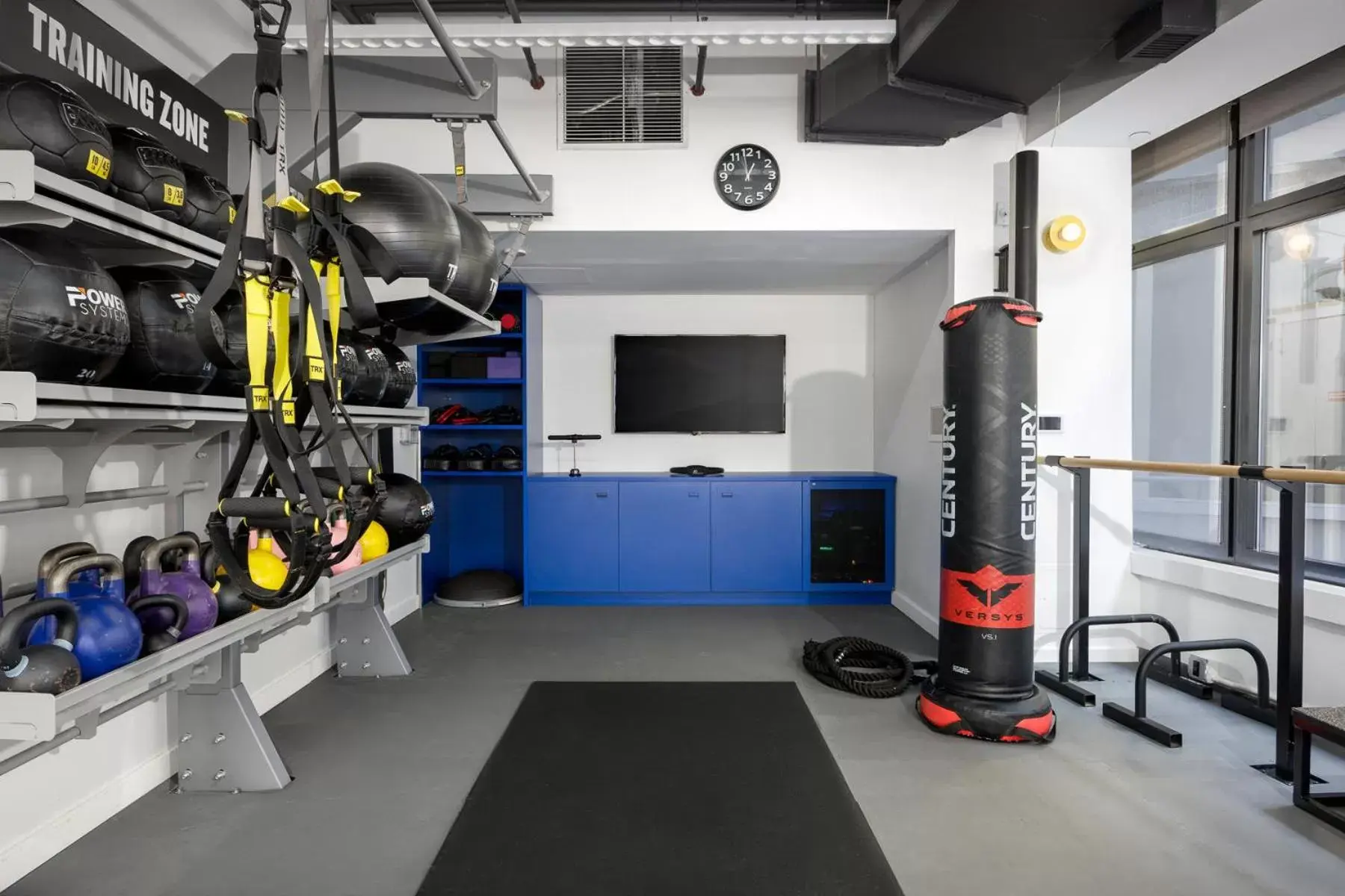 Fitness centre/facilities, Kitchen/Kitchenette in Placemakr Wall Street
