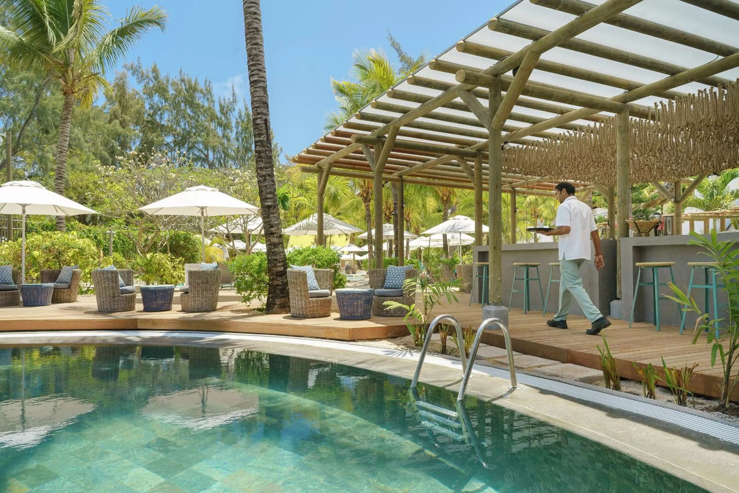 Swimming pool in Coin de Mire Attitude