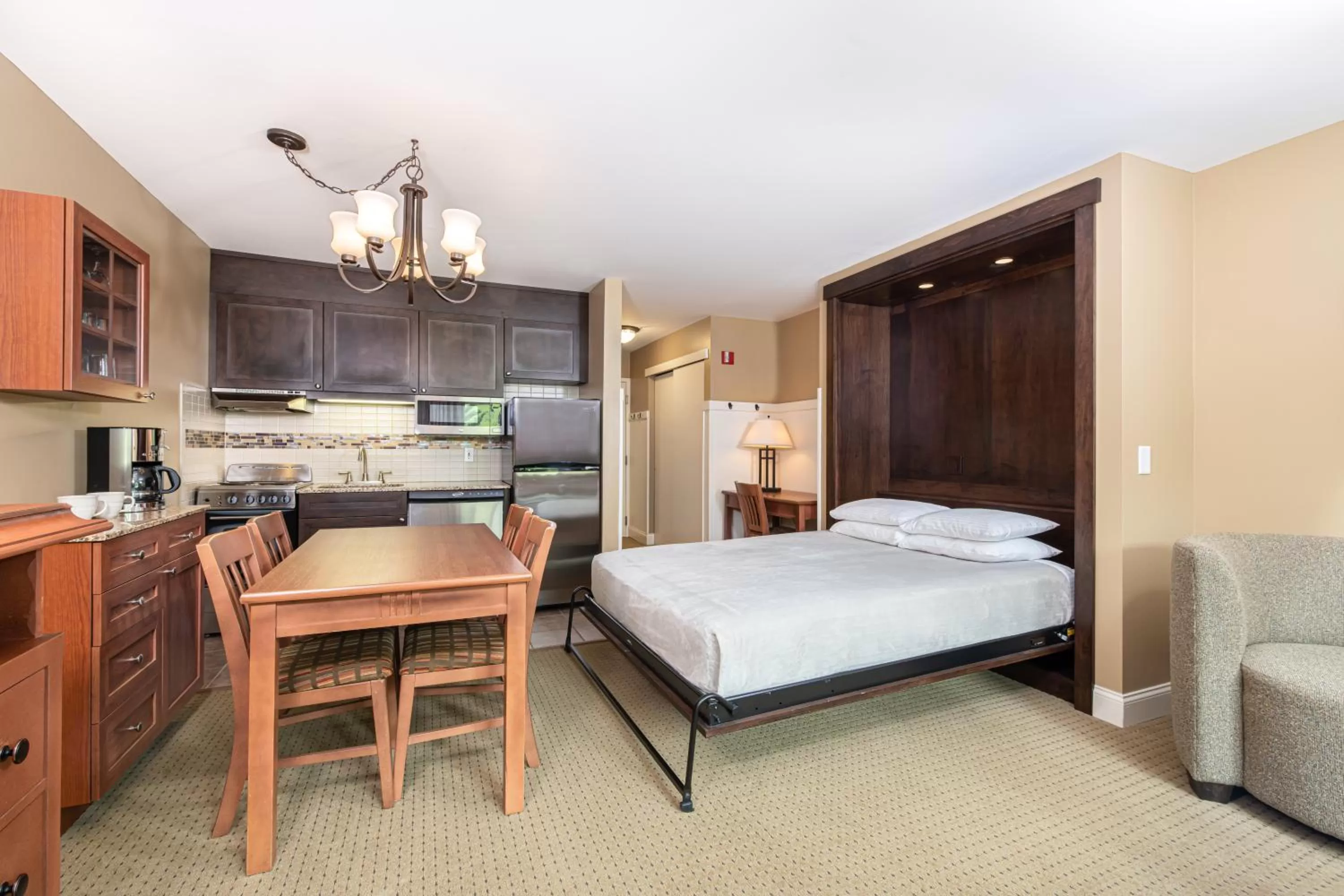 Photo of the whole room, Bed in Grand Summit Resort