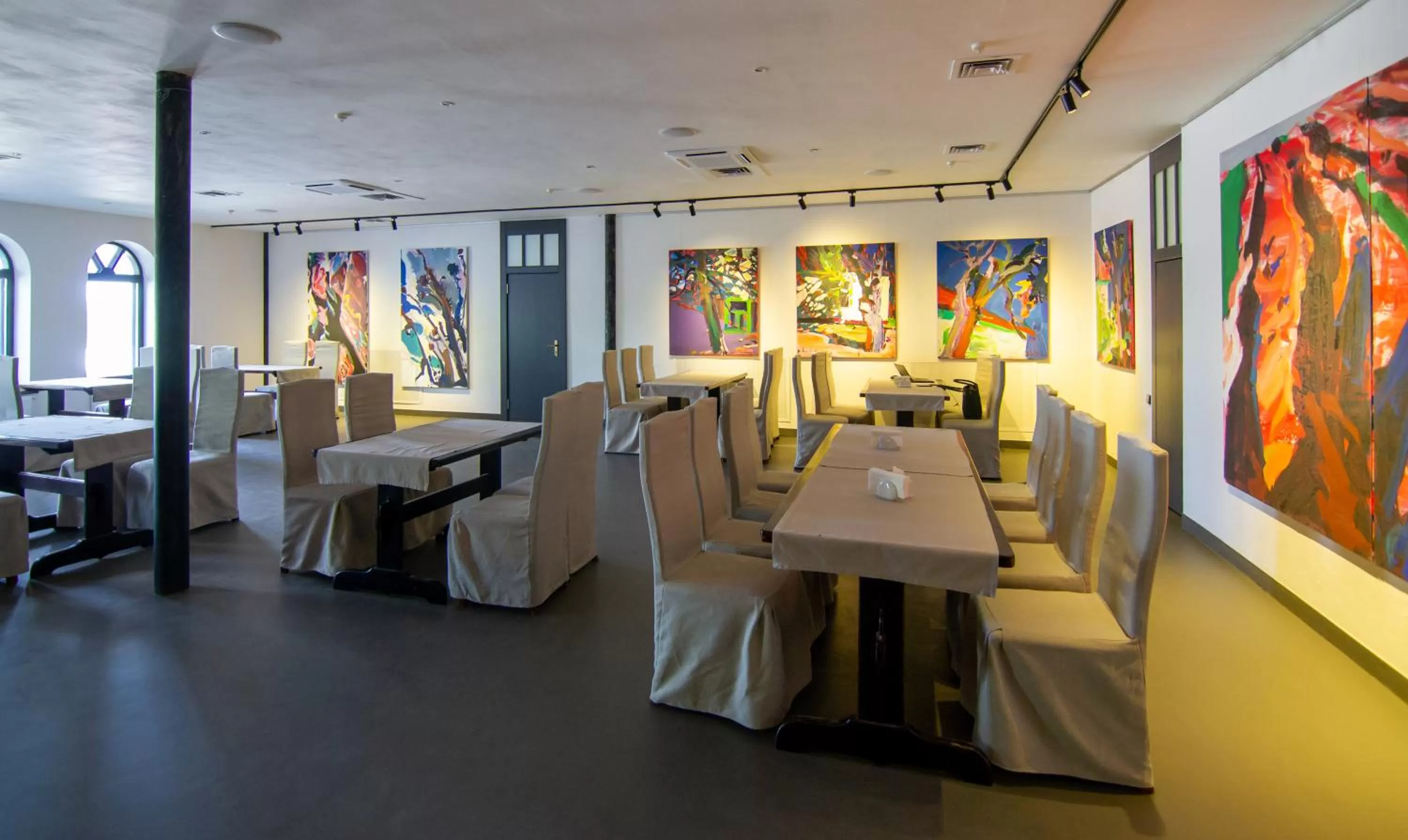 Restaurant/places to eat in Knyazha Hora Hotel