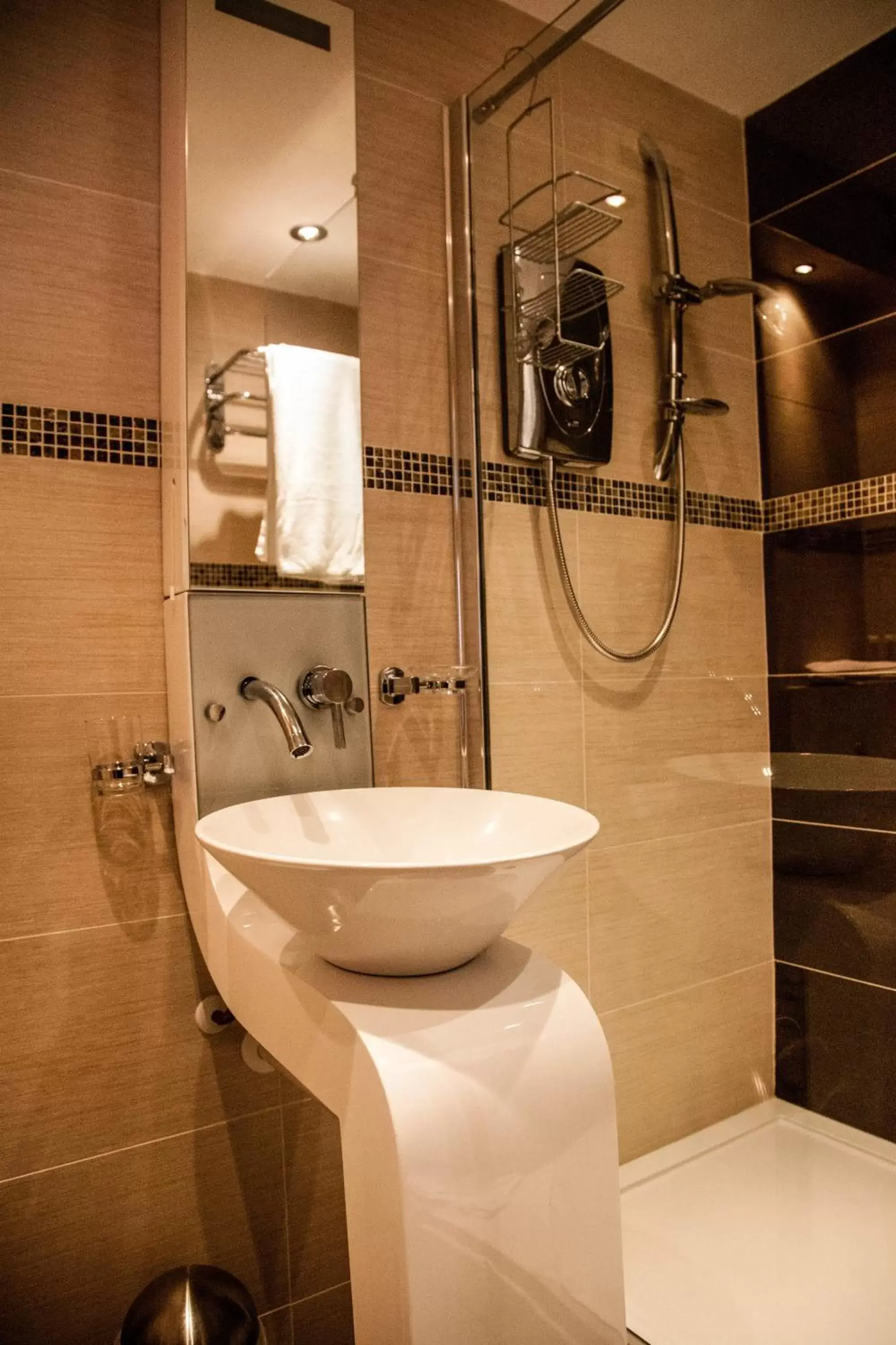 Bathroom in Trivelles Park Hotel