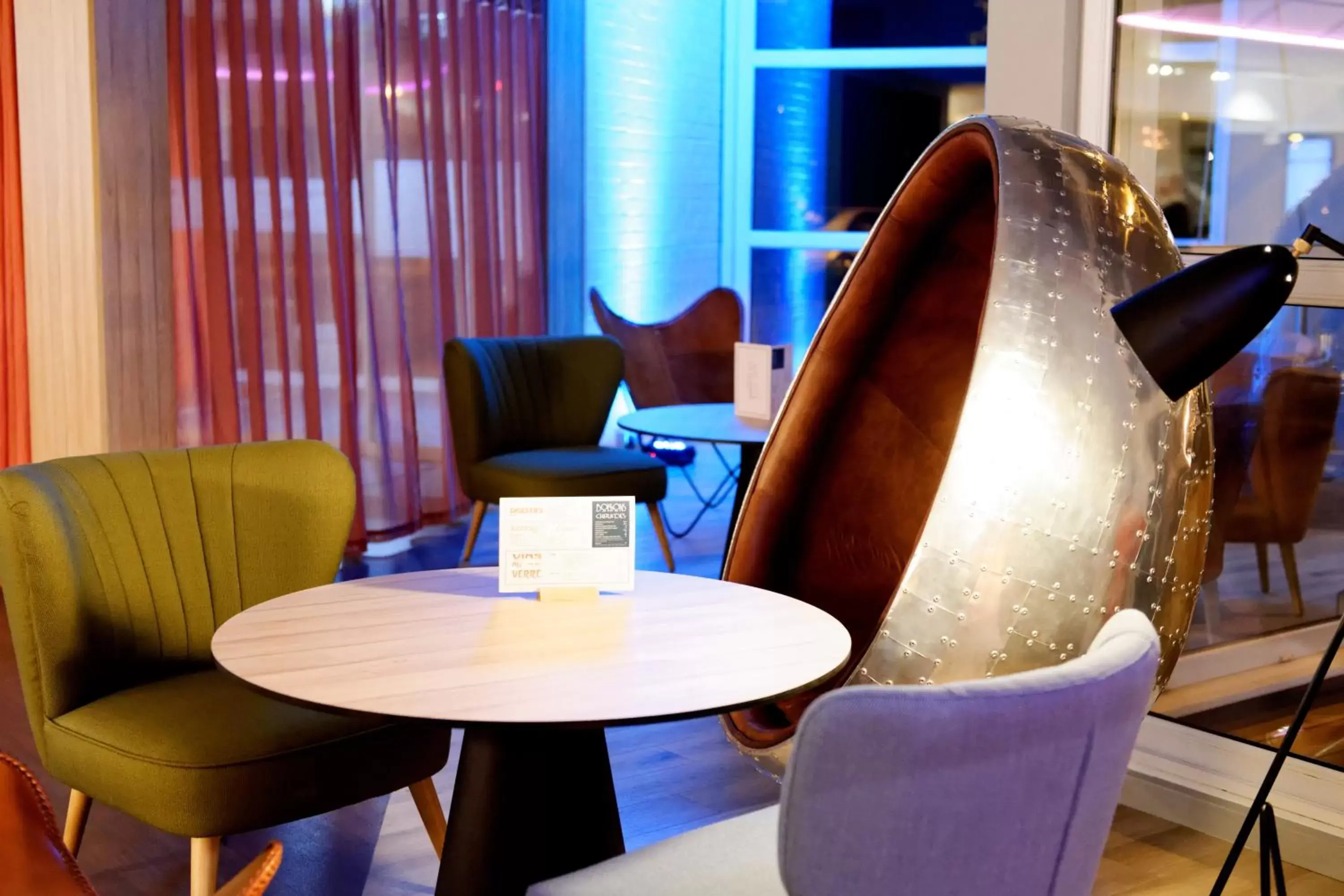 Lounge or bar in Hôtel Mercure Lille Aéroport