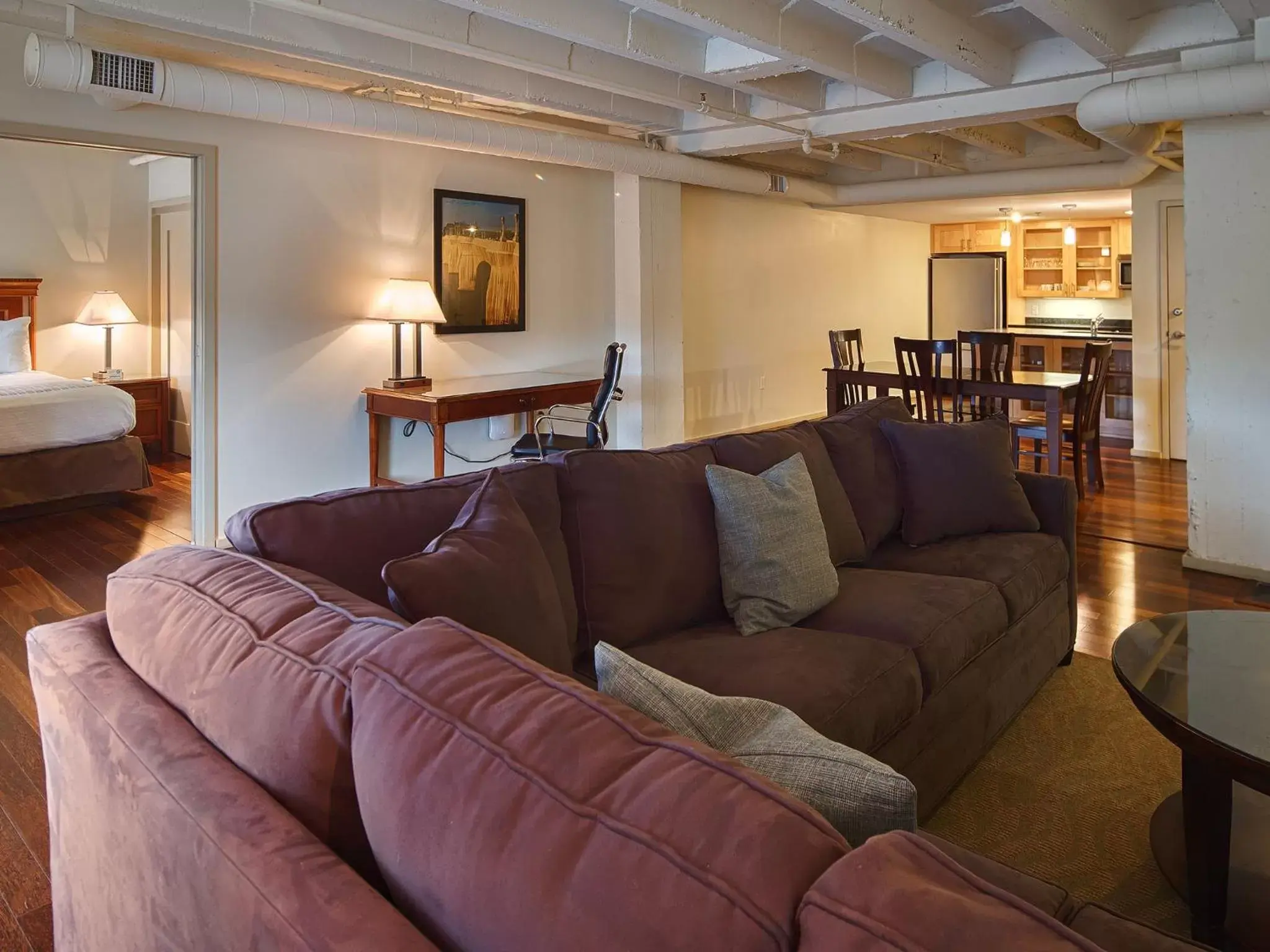 Living room, Seating Area in Grand Eastonian Suites Hotel