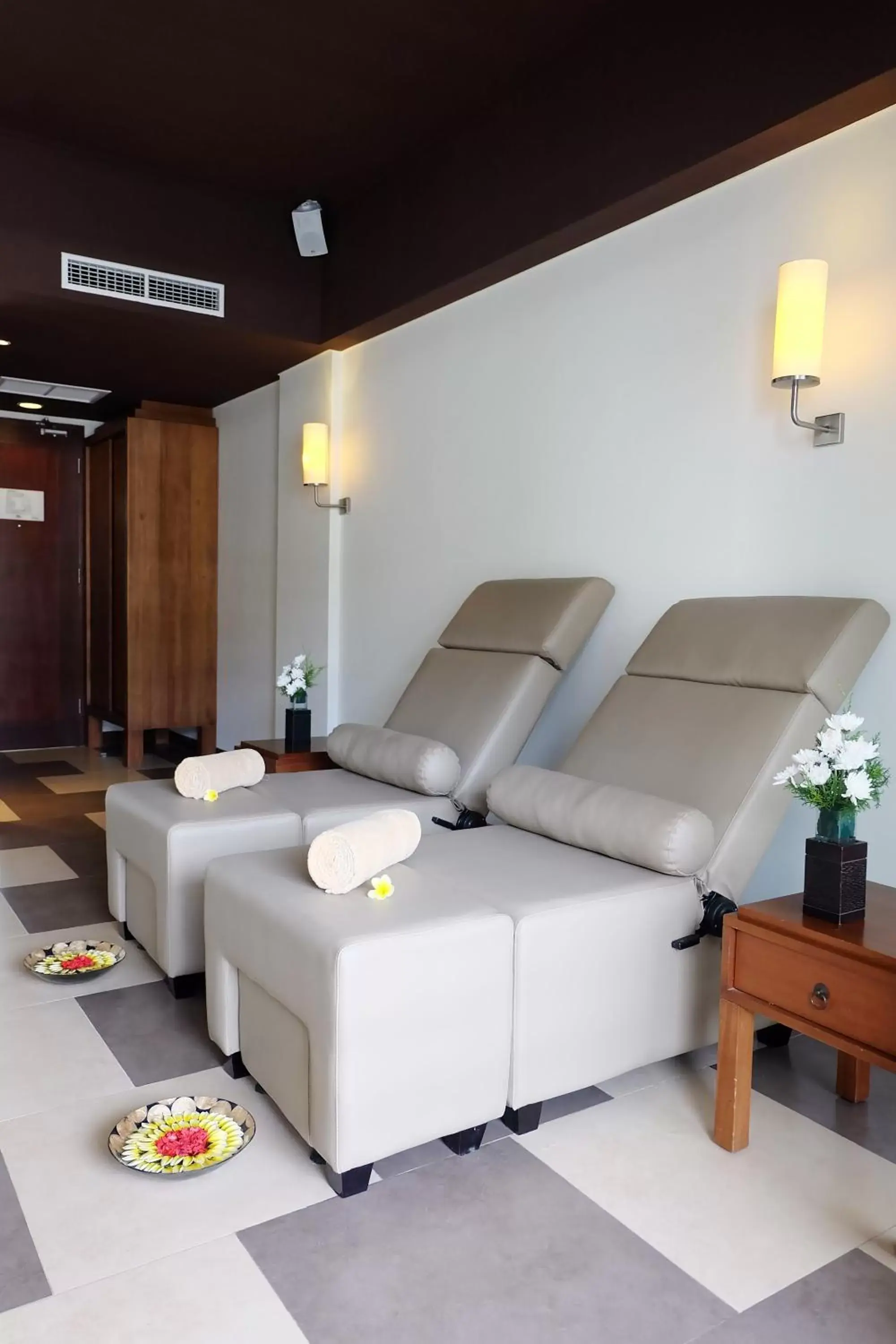 Massage, Seating Area in Sun Island Hotel & Spa Kuta
