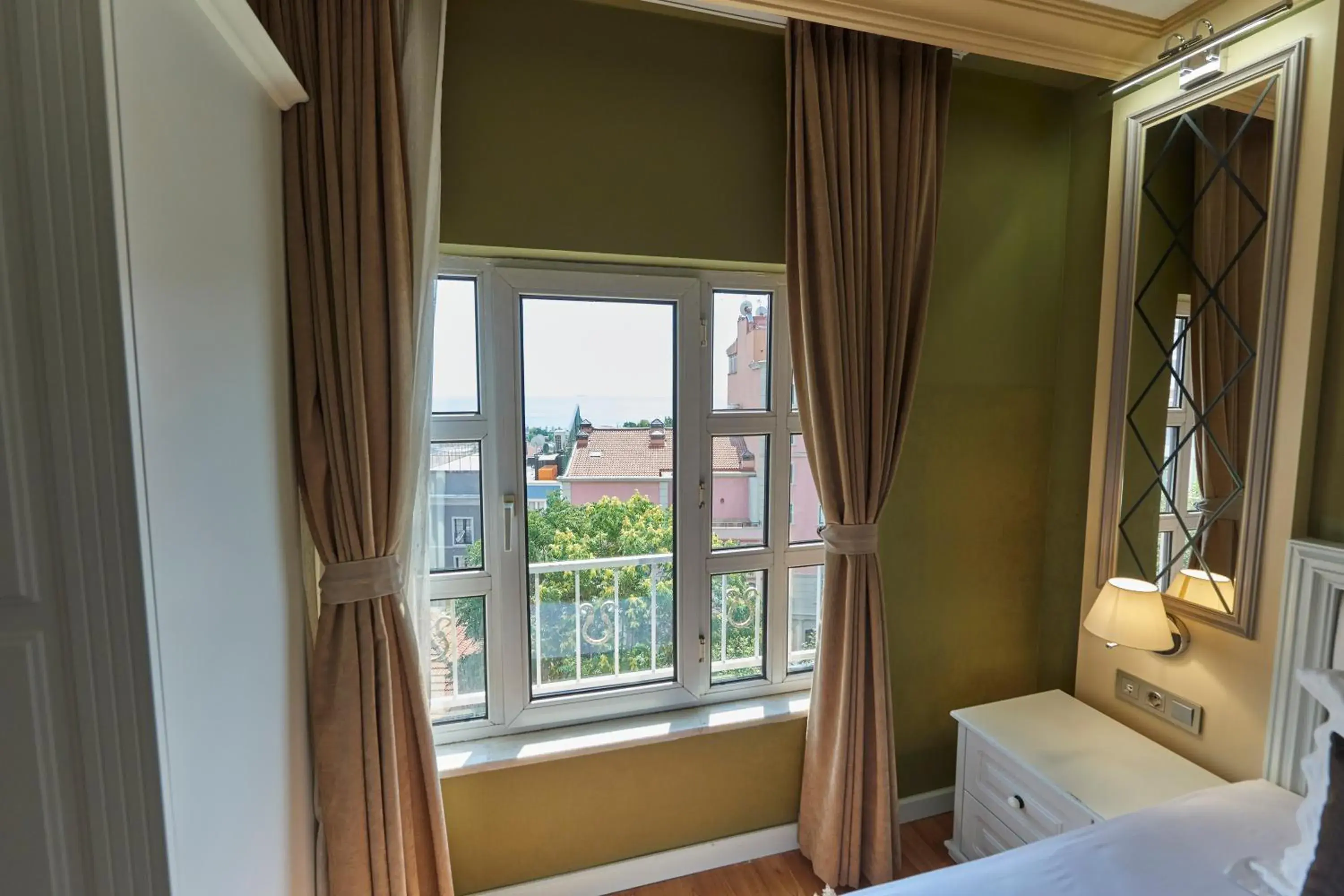 View (from property/room), Bed in Sunlight Hotel View (from property/room), Bed in Sunlight Hotel