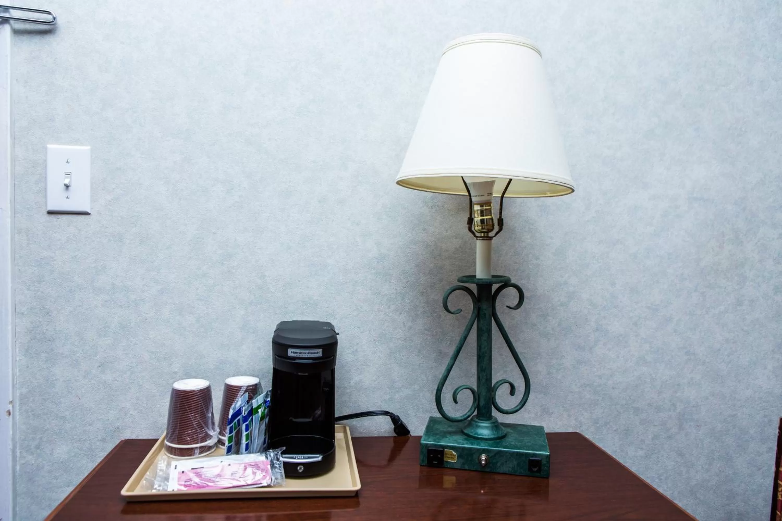 Coffee/tea facilities in Pelican Inn
