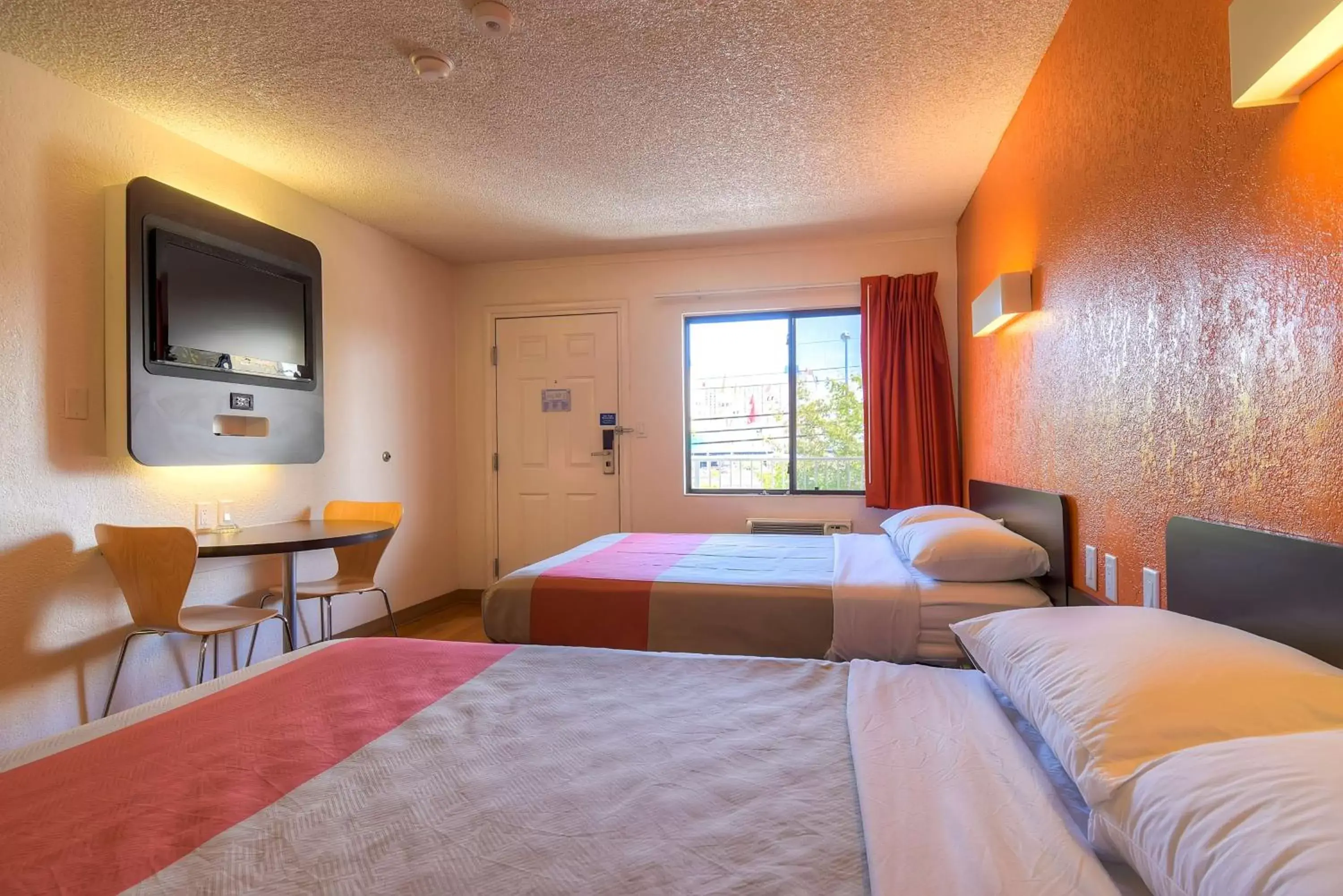 TV and multimedia, Bed in Motel 6-Las Vegas, NV - I-15 Stadium