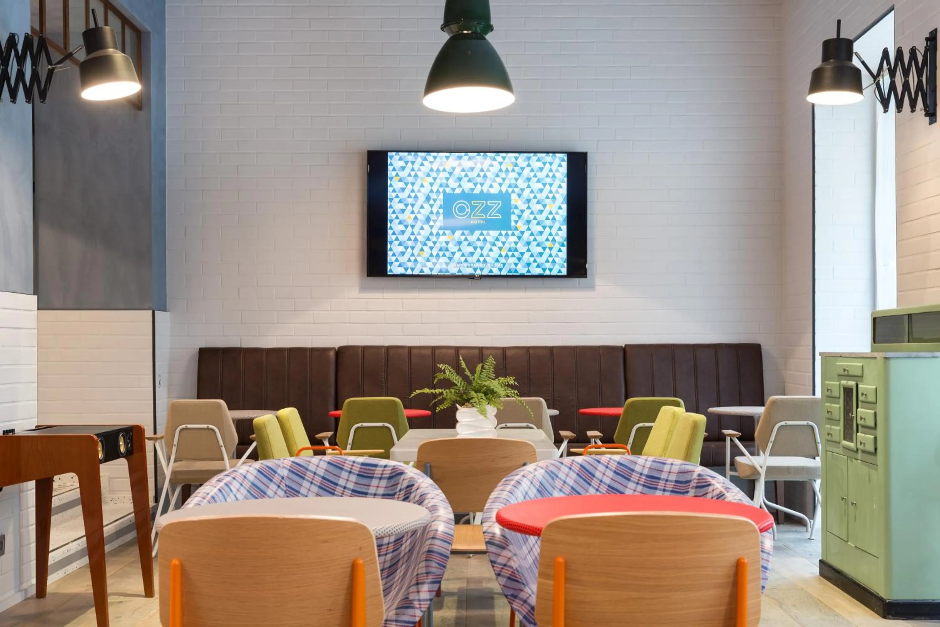 Lobby or reception, Restaurant/Places to Eat in Hôtel Ozz by Happyculture