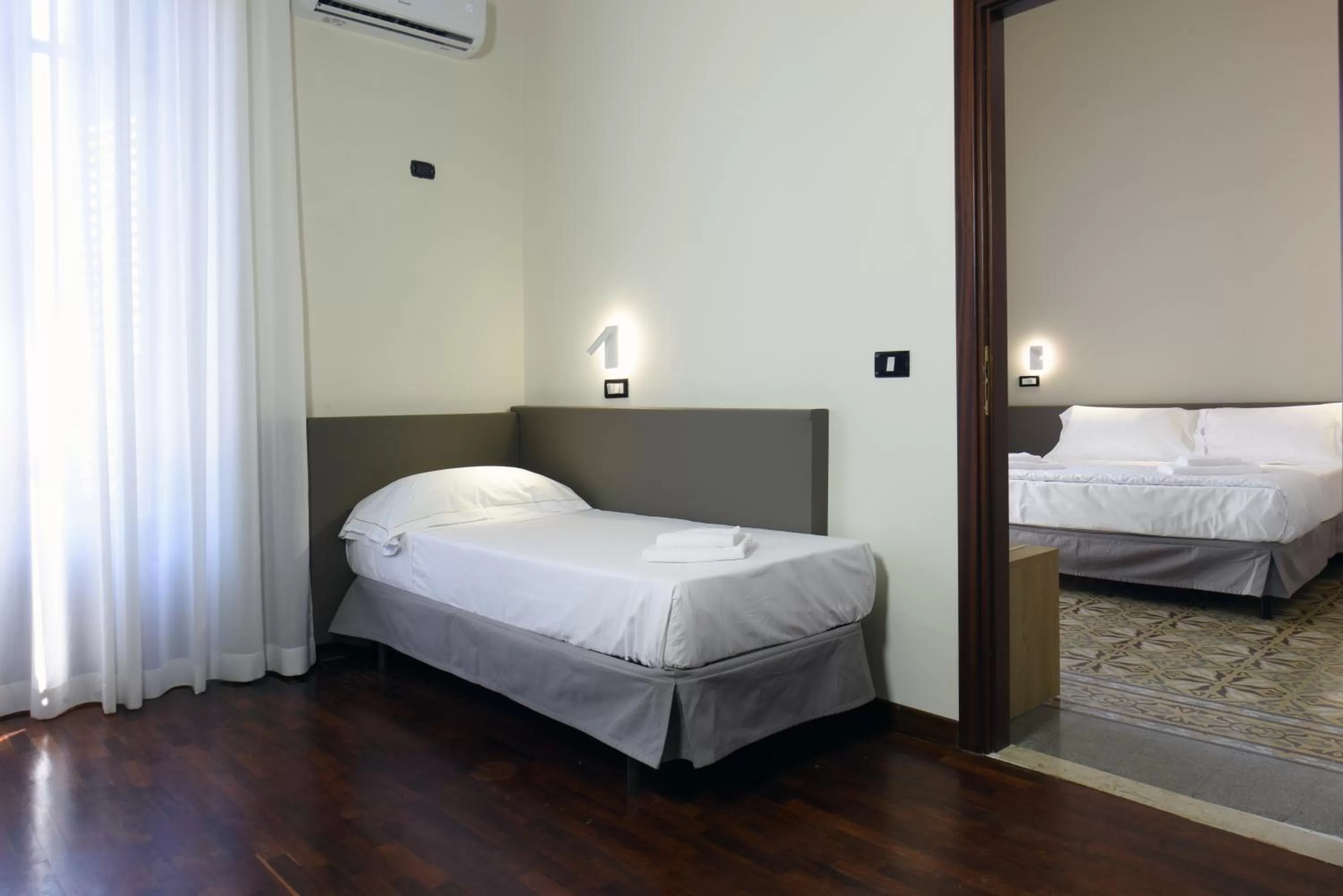 Photo of the whole room in Hotel Roma 62