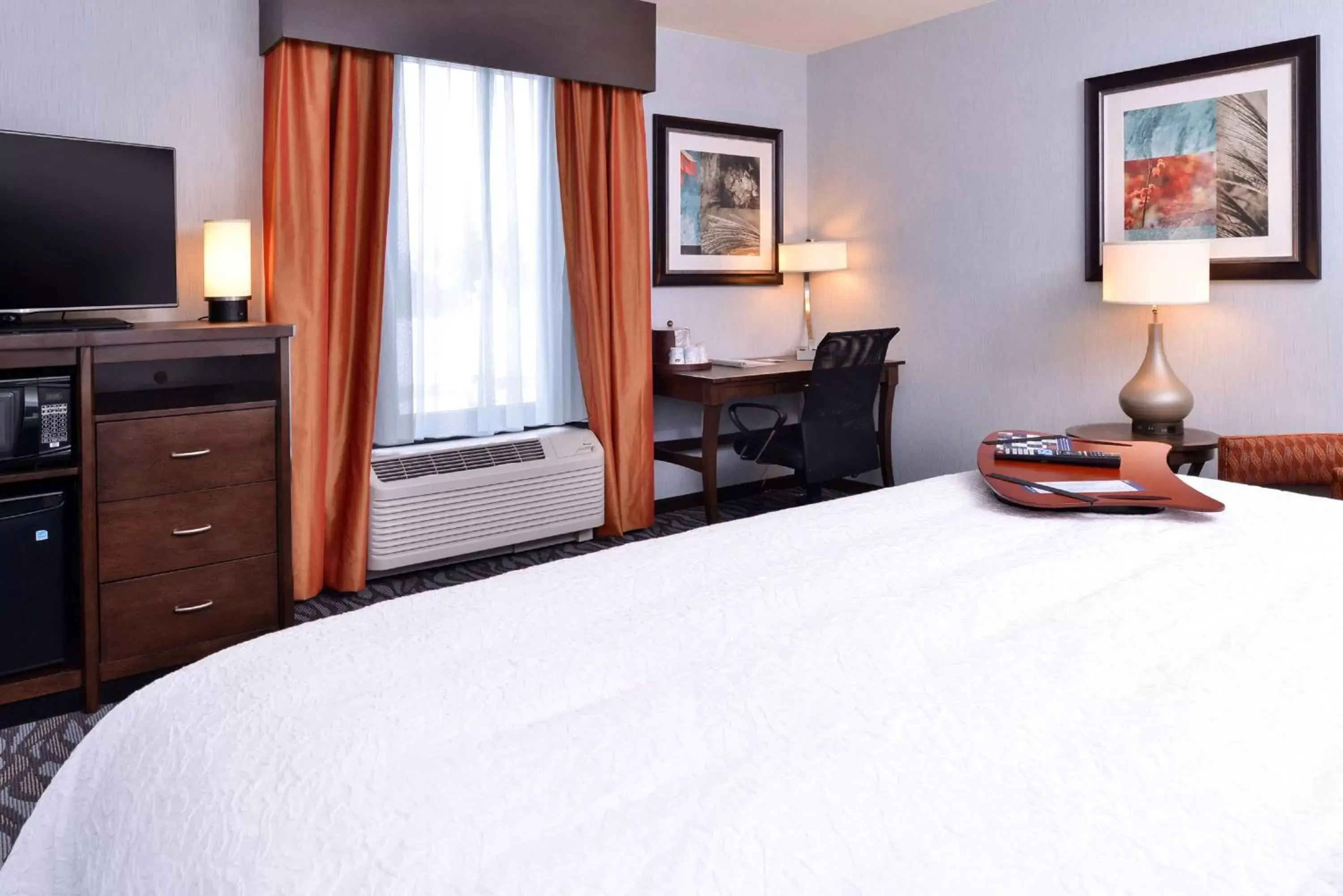 Bed in Hampton Inn Potsdam Bed in Hampton Inn Potsdam