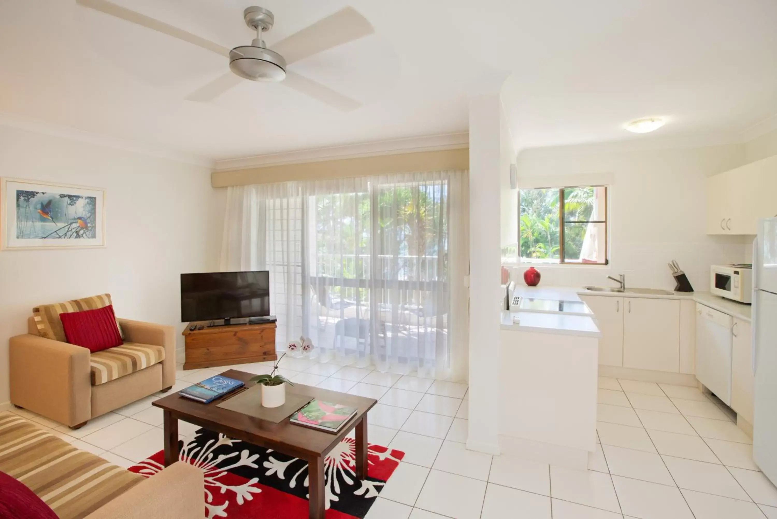 Coffee/tea facilities, Kitchen/Kitchenette in Melaleuca Resort