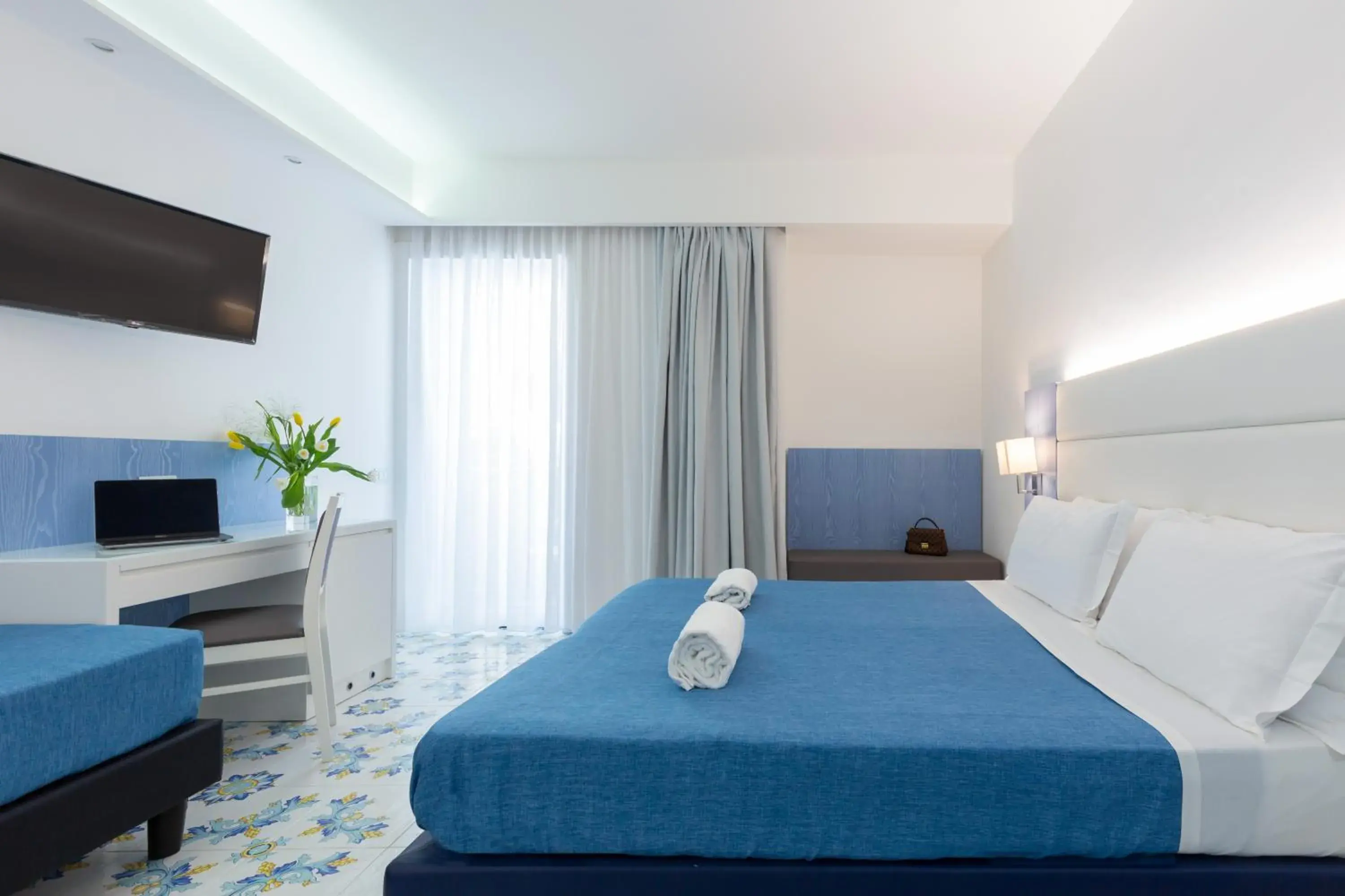 TV and multimedia, Bed in Hotel Giosue' a mare