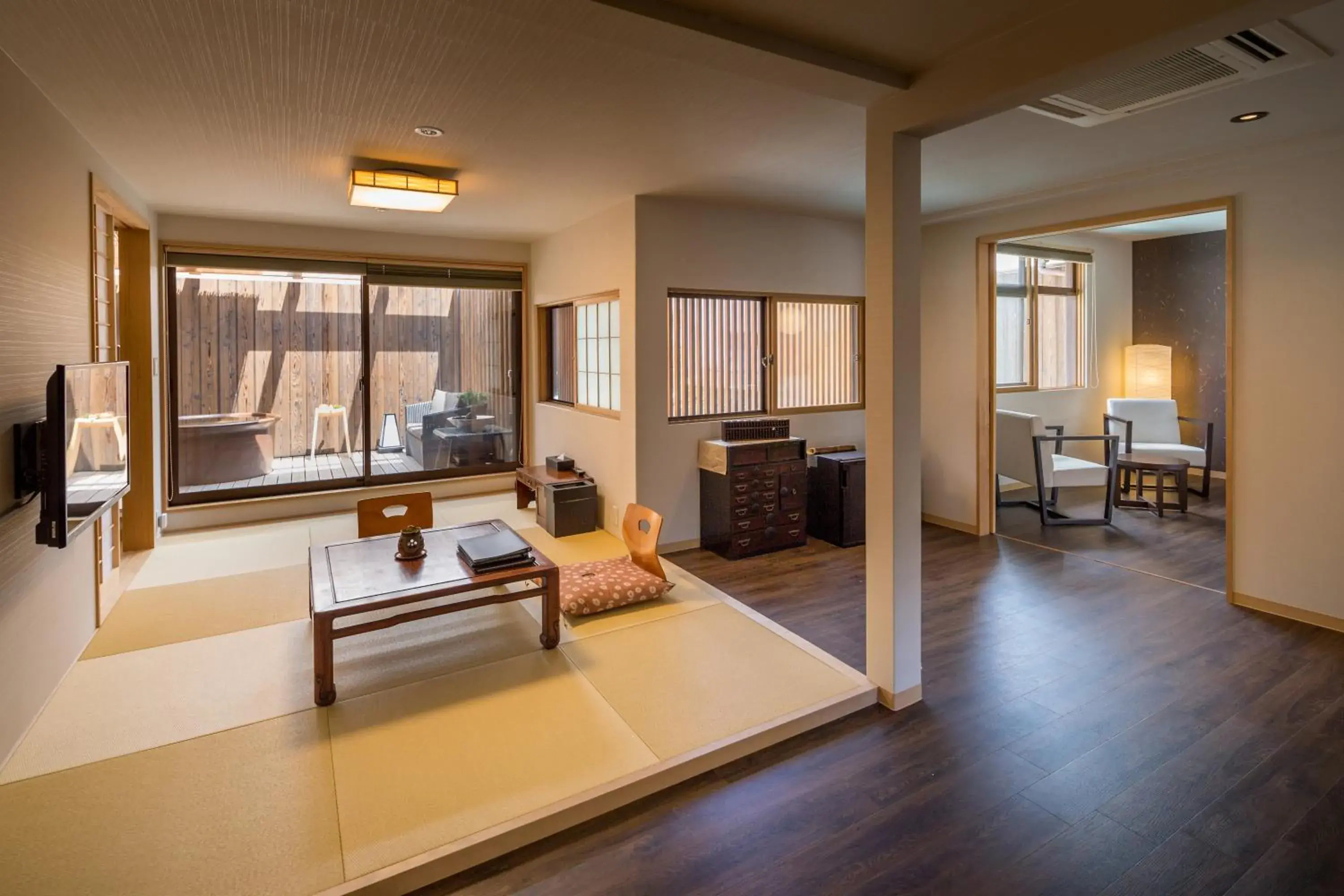 Photo of the whole room, Seating Area in Nazuna Kyoto Nijo-jo