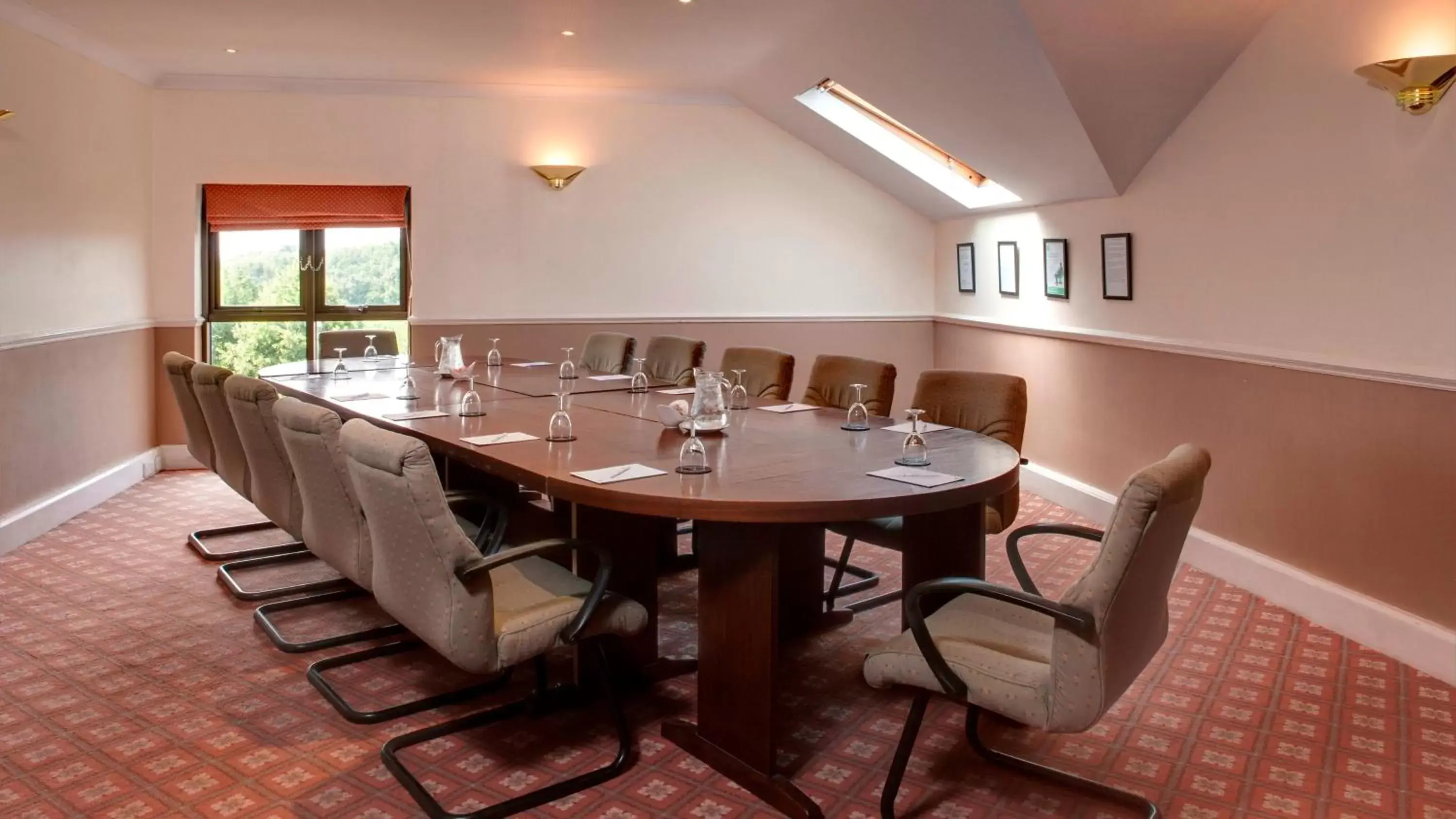 Meeting/conference room in Holiday Inn Rotherham-Sheffield M1,Jct.33, an IHG Hotel