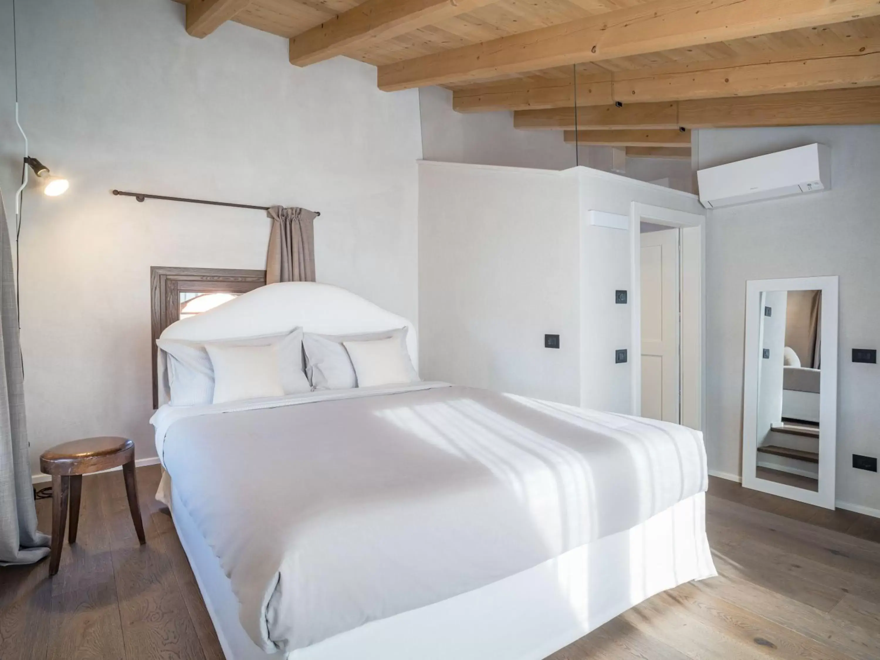 Bed in Borgo San Verolo B&B