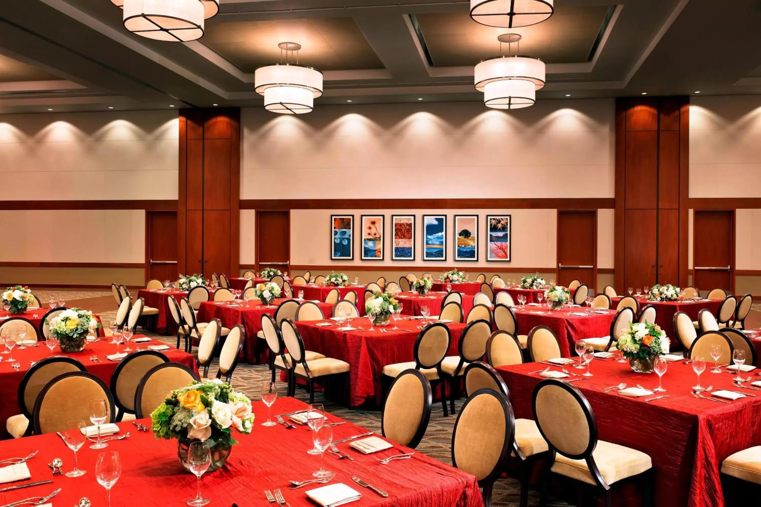Meeting/conference room, Restaurant/Places to Eat in Sheraton Fairplex Hotel & Conference Center