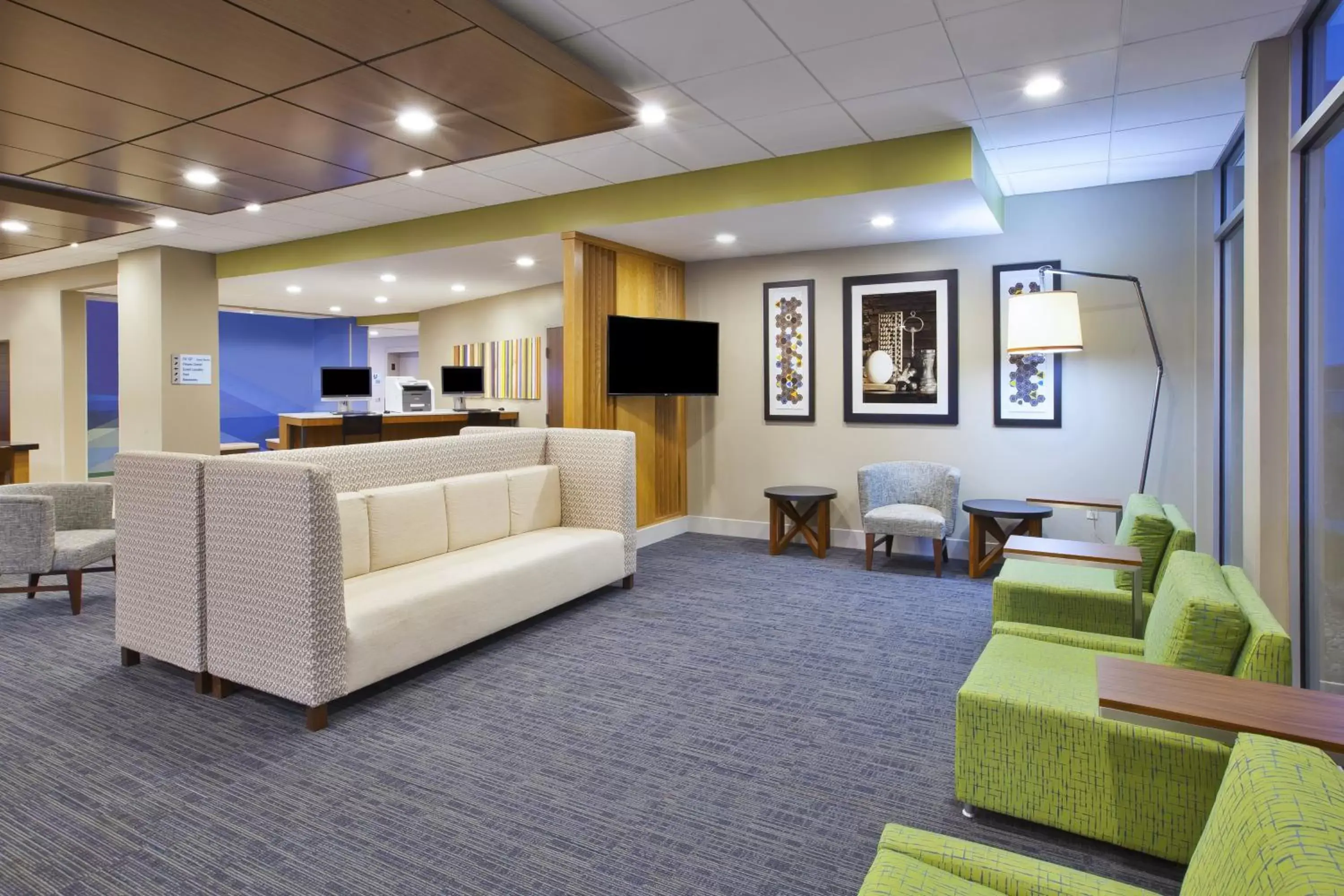 Property building, Lobby/Reception in Holiday Inn Express & Suites - Parkersburg East, an IHG Hotel