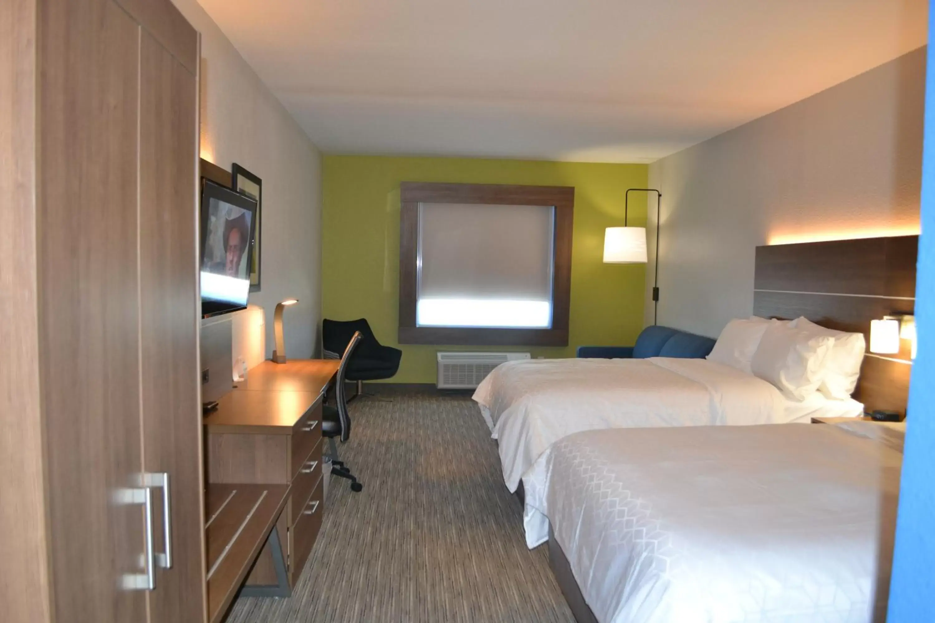 Bedroom, Bed in Holiday Inn Express Tallahassee-University Central, an IHG Hotel