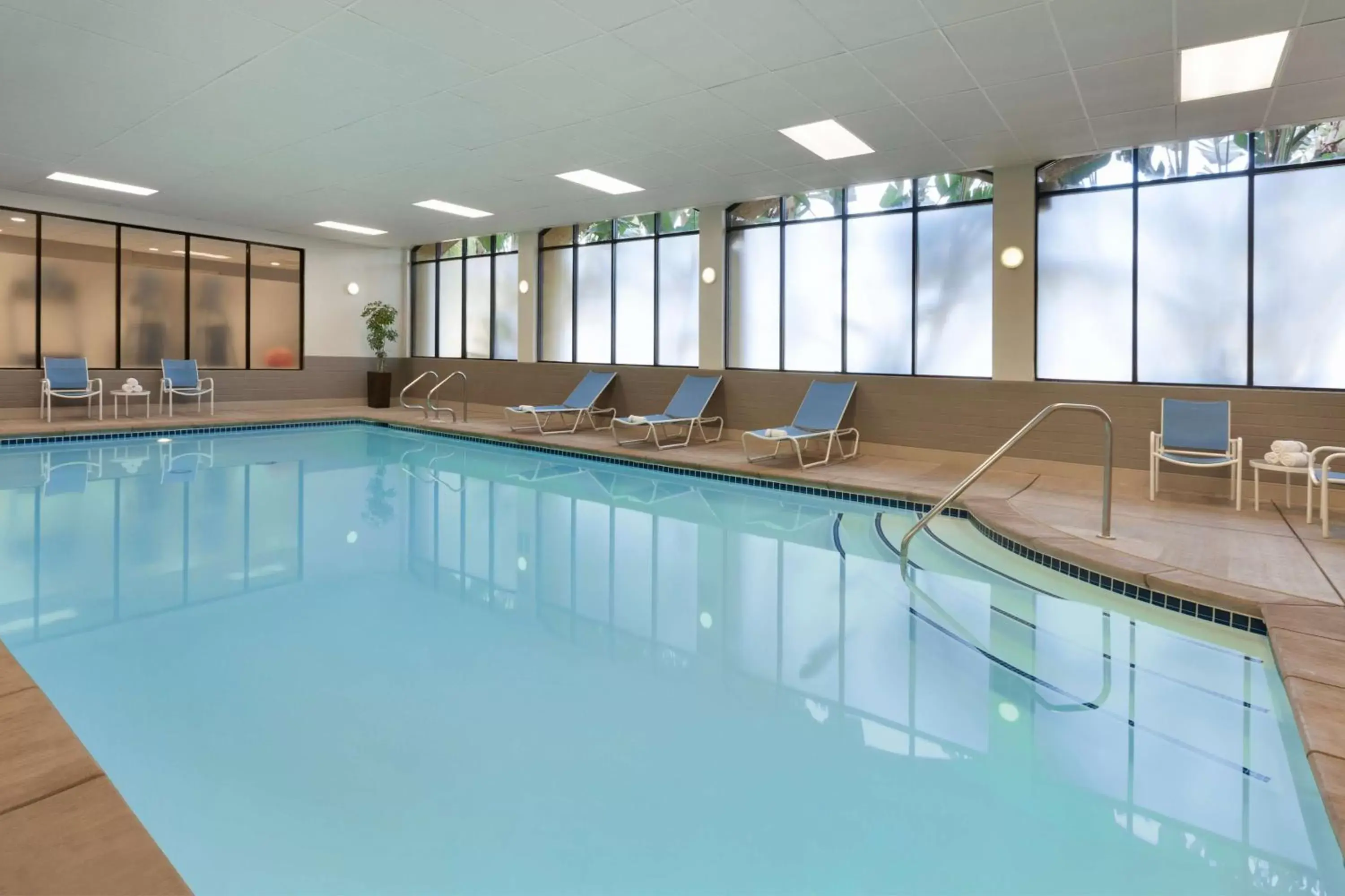 Pool view, Swimming Pool in Embassy Suites San Luis Obispo