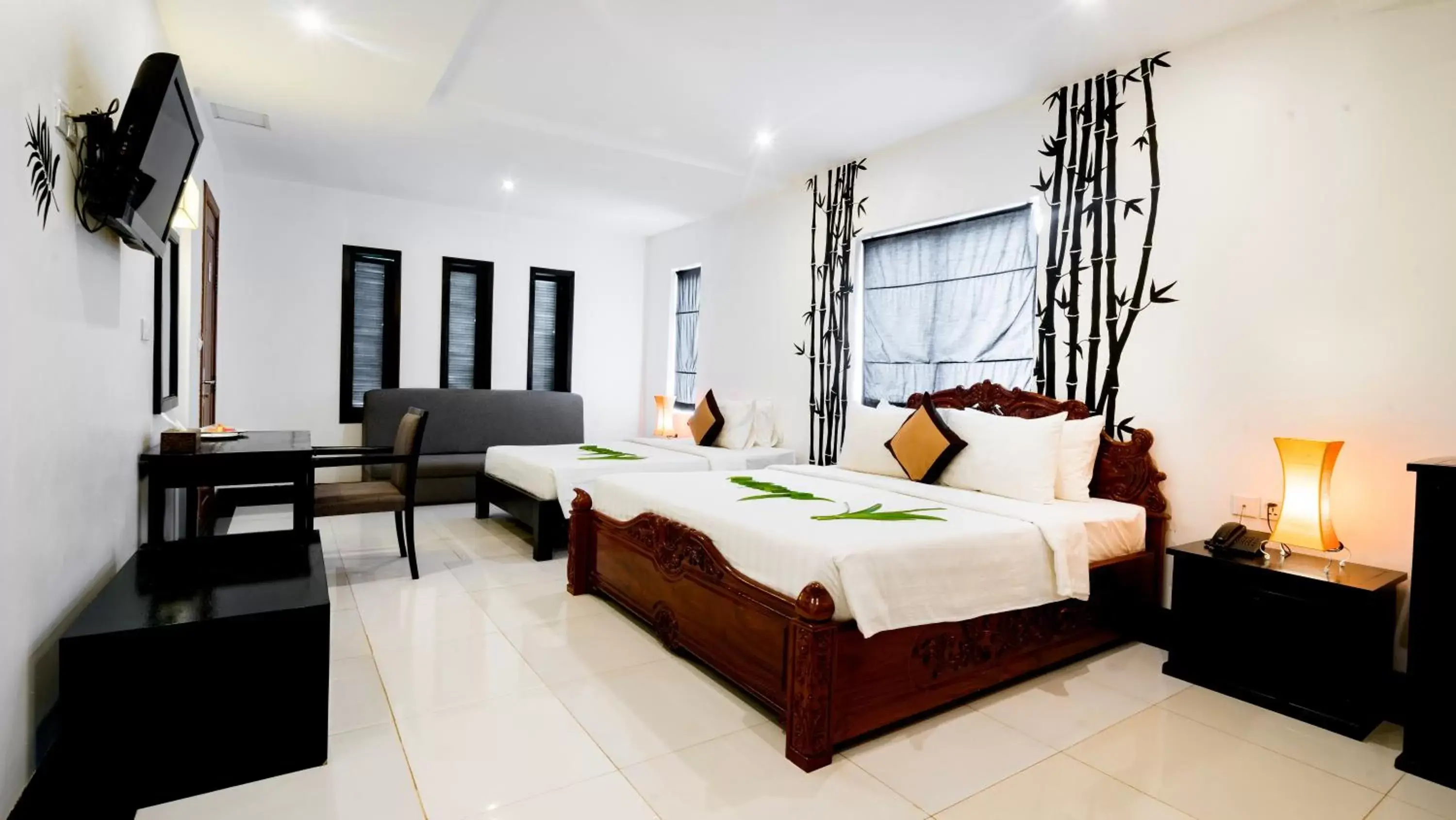 Superior Twin Room in La Residence Blanc D'Angkor