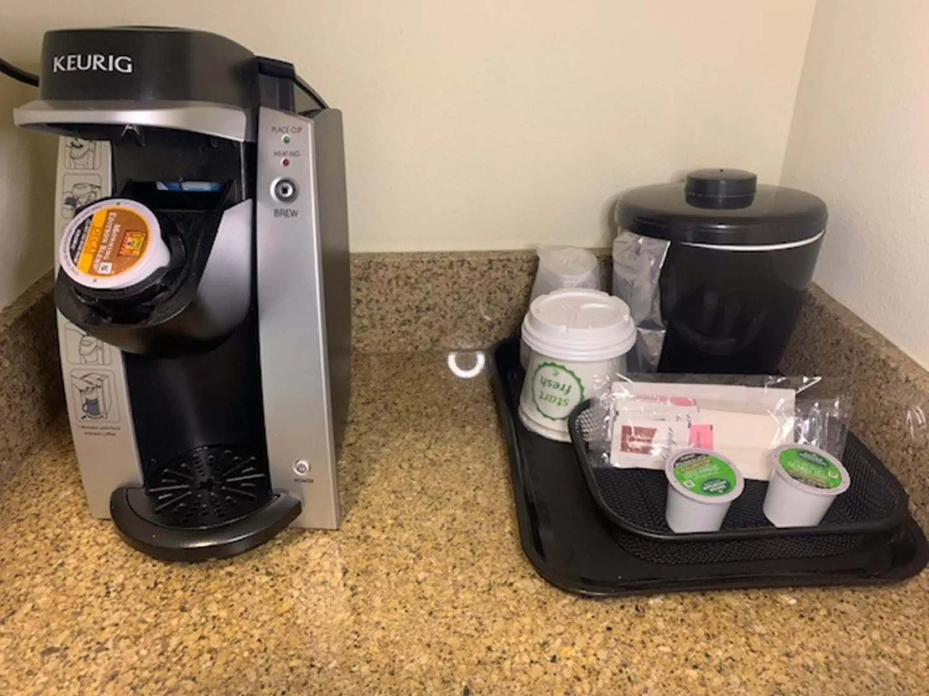 Photo of the whole room, Coffee/Tea Facilities in Holiday Inn Saint Louis-Fairview Heights, an IHG Hotel