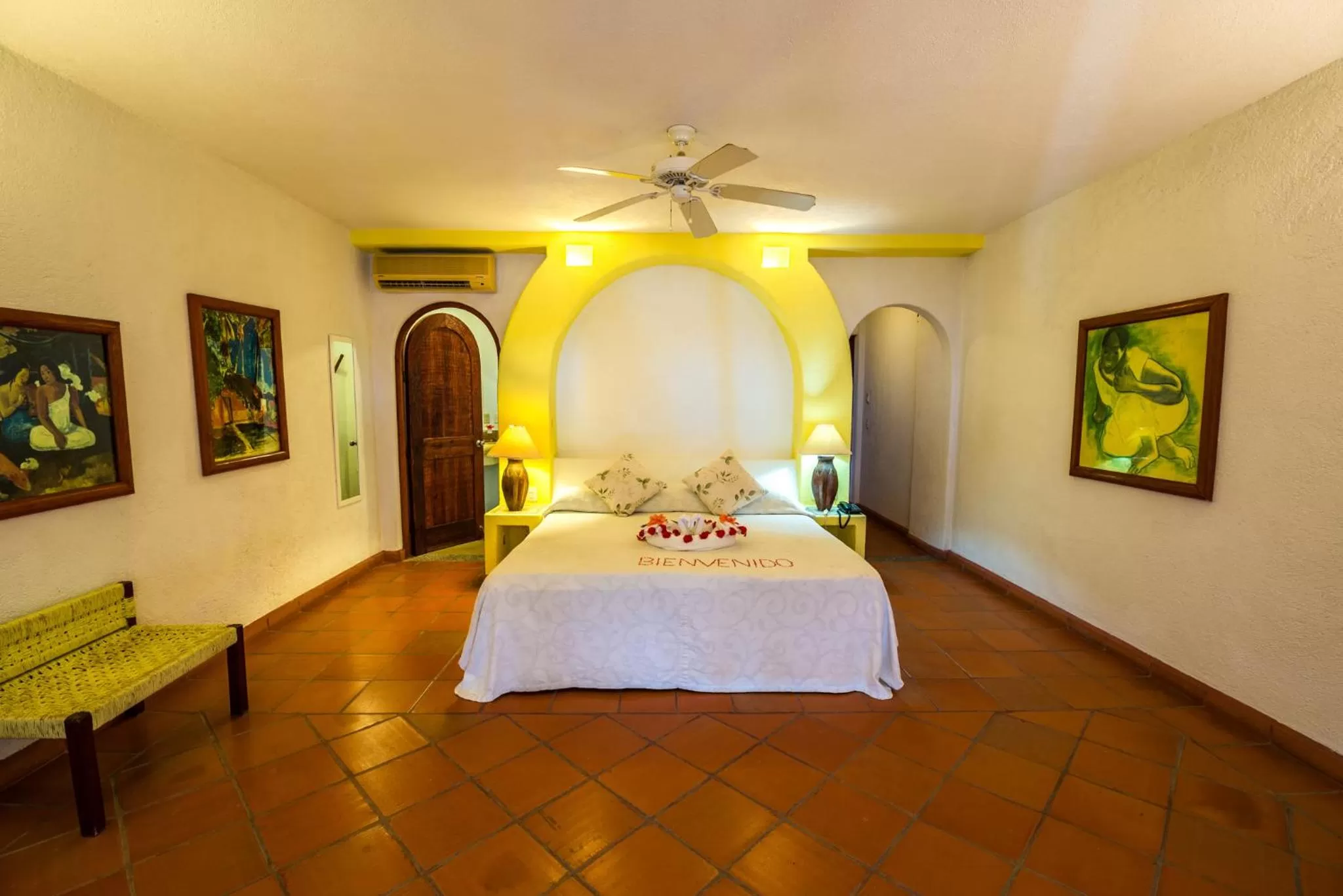 Coffee/tea facilities in Hotel Catalina Beach Resort