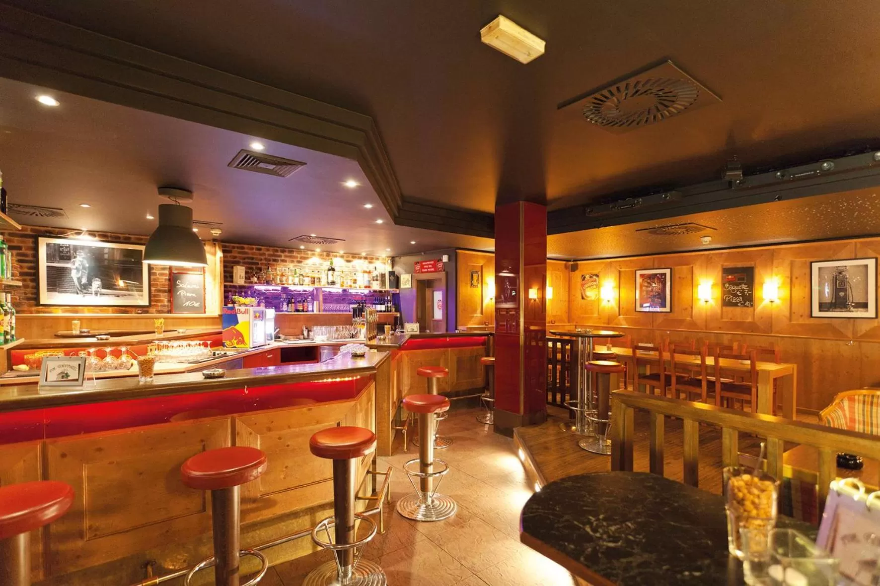 Lounge or bar in Hotel Tannbergerhof im Zentrum von Lech