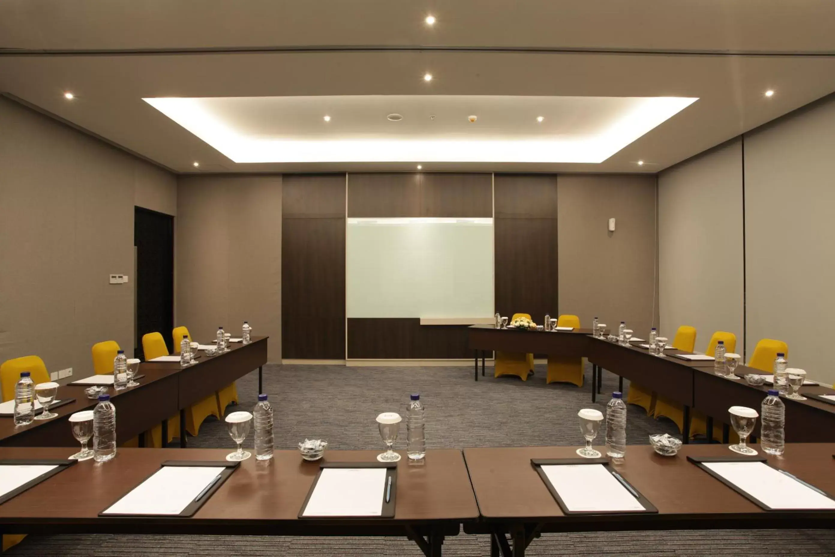 Meeting/conference room, Business Area/Conference Room in Mercure Jakarta Cikini