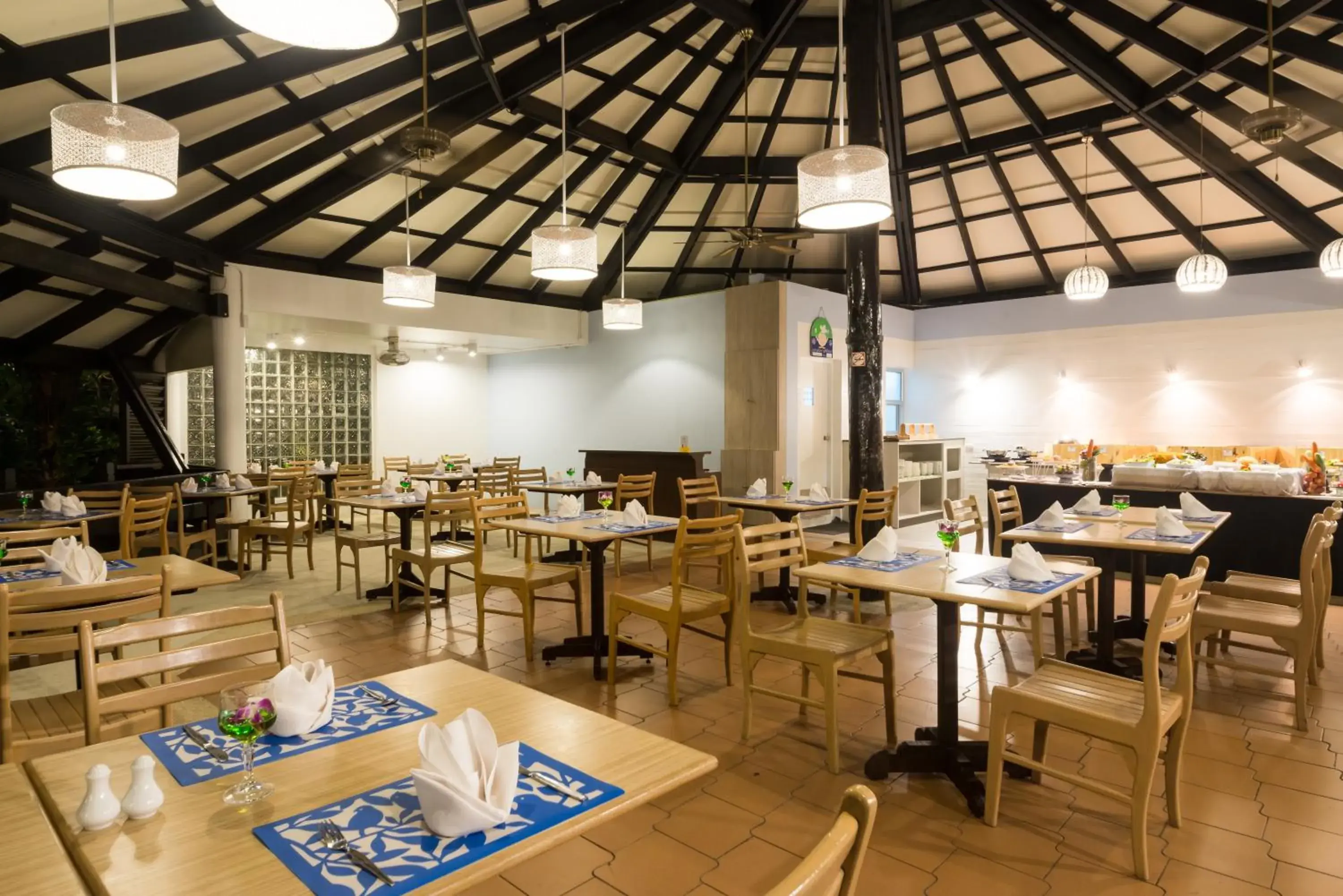 Restaurant/places to eat in Patong Lodge Hotel - Thailand's Green Hotel Plus Restaurant/places to eat in Patong Lodge Hotel - Thailand's Green Hotel Plus