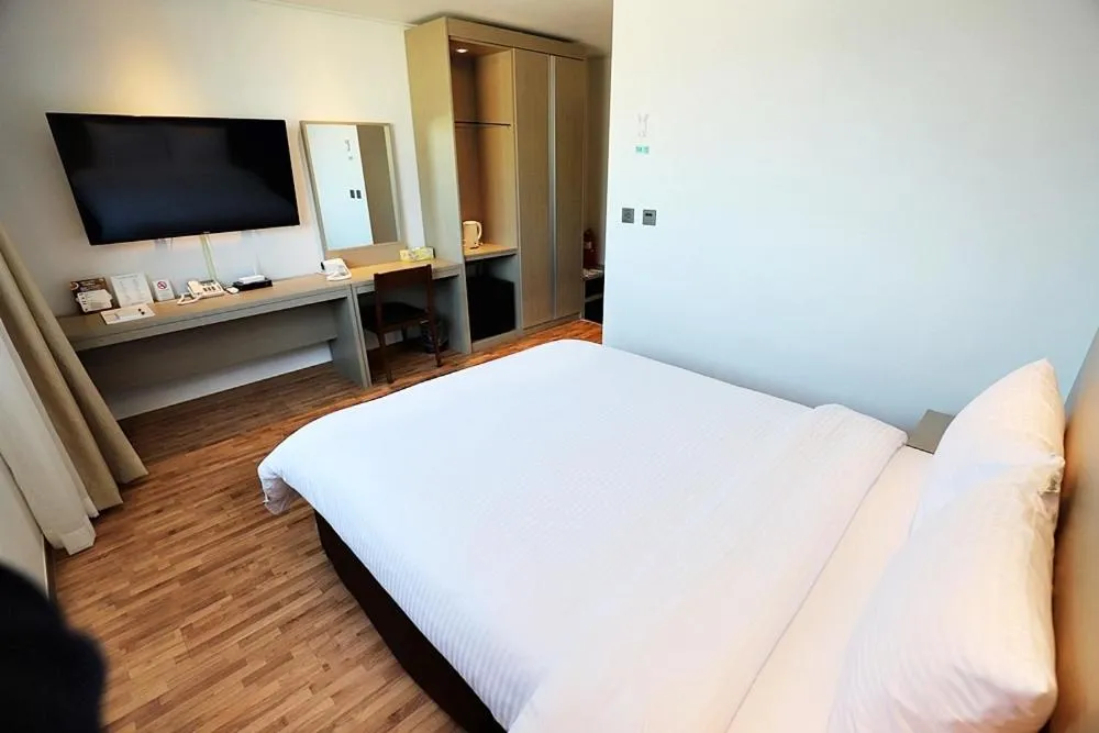 Bedroom, Bed in Sea Moon Tourist Hotel