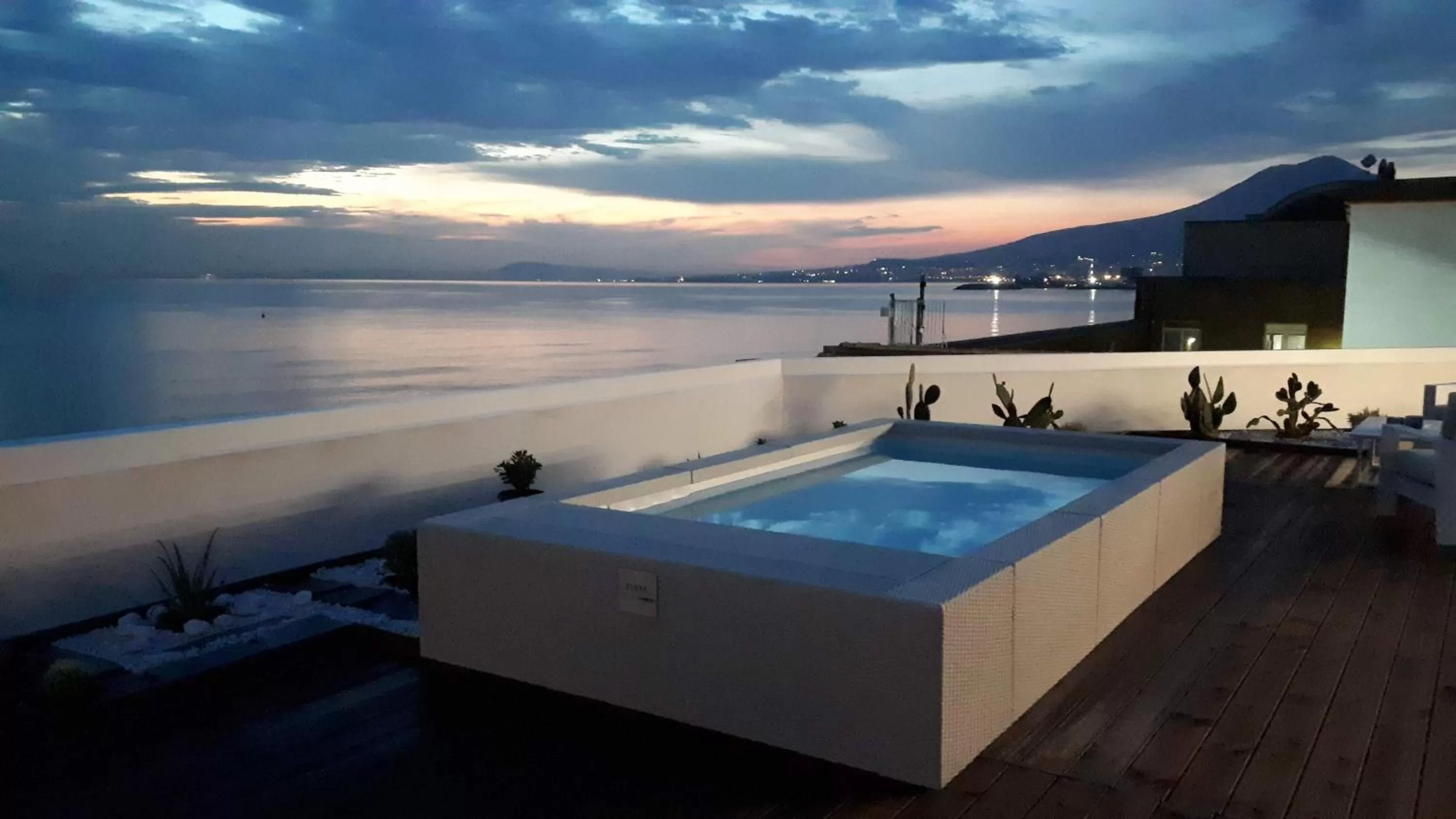 Swimming pool in La Chiaja art&relais