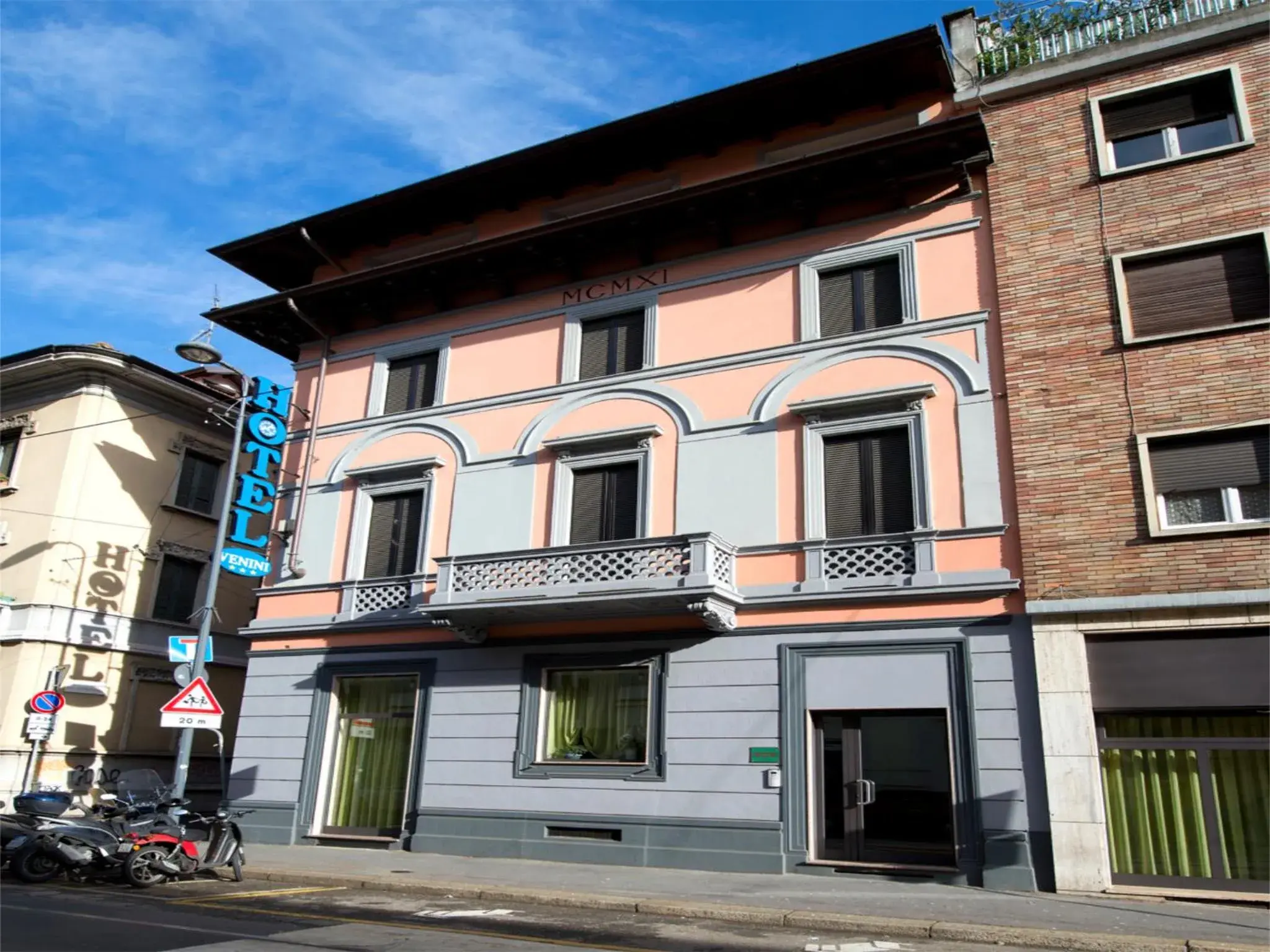 Facade/entrance in Hotel Venini Facade/entrance in Hotel Venini