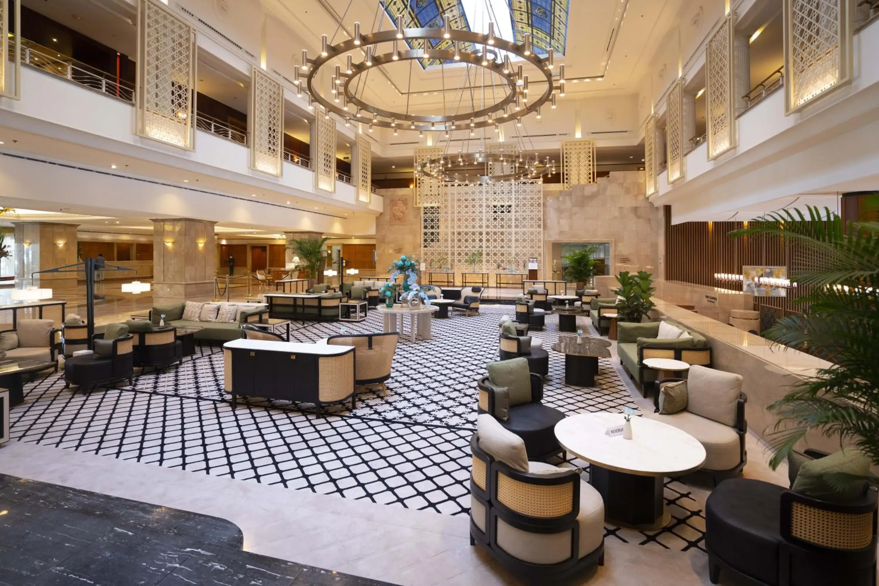 Lounge or bar, Restaurant/Places to Eat in Lotte Hotel Saigon