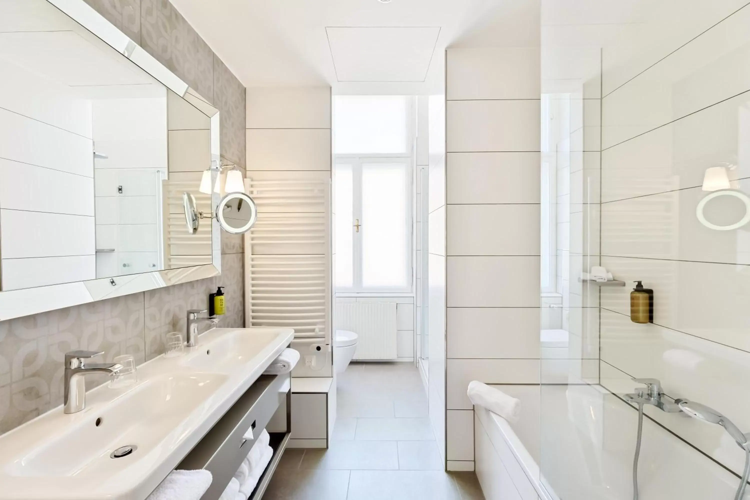 Bathroom in Hotel Rathauspark Wien, a member of Radisson Individuals