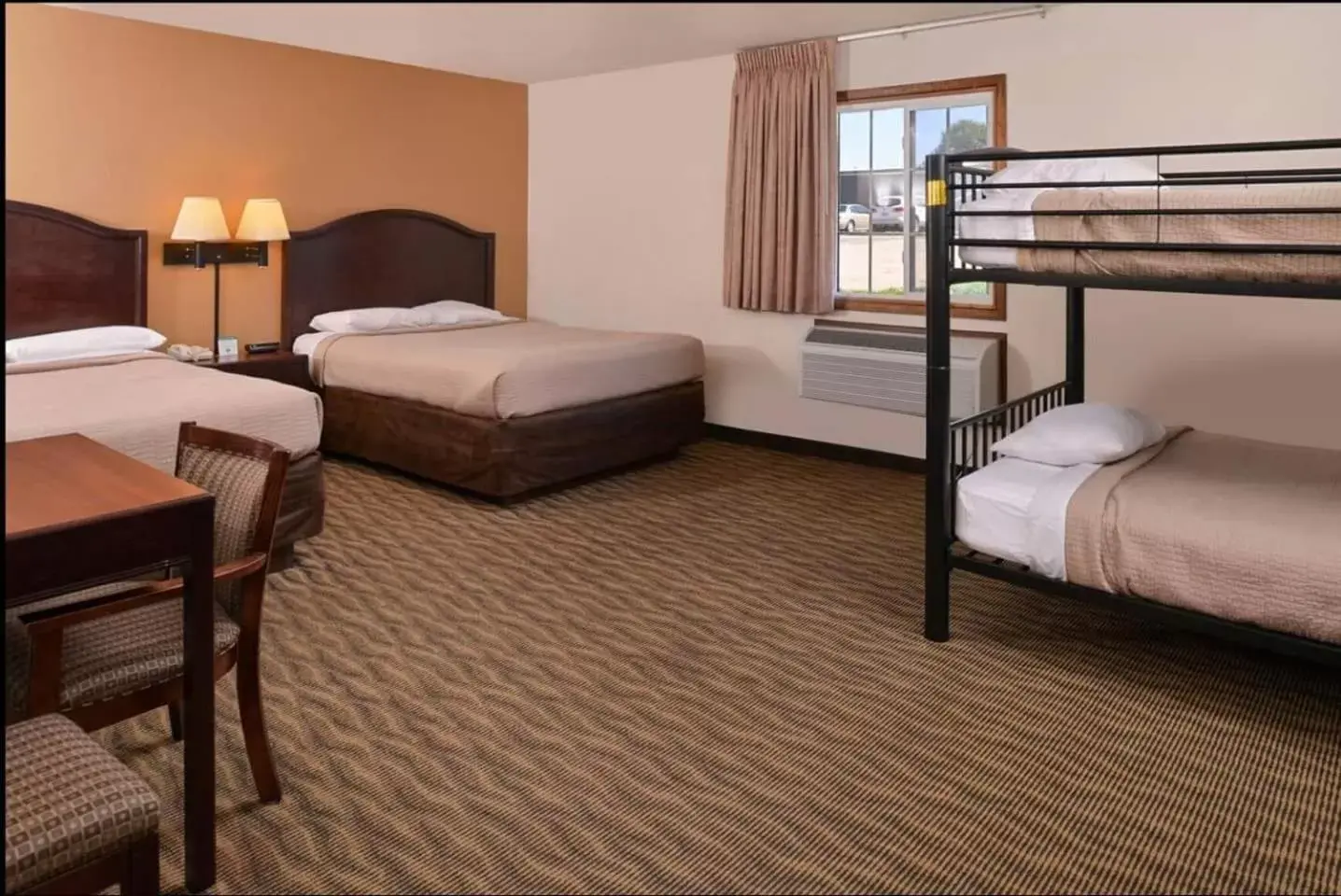 Bunk Bed in Americas Best Value Inn & Suites Atlantic