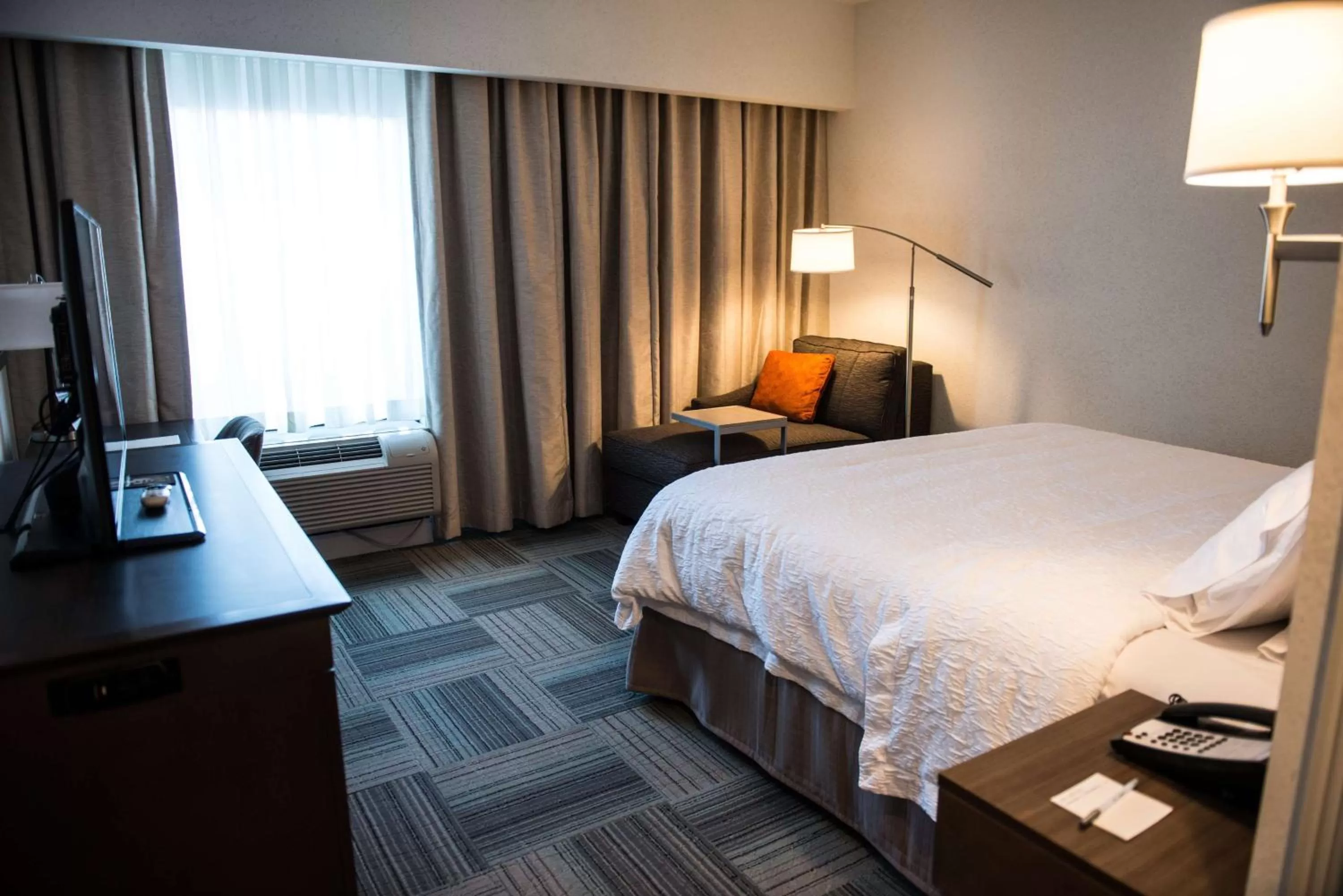 Bed in Hampton Inn Bainbridge, GA