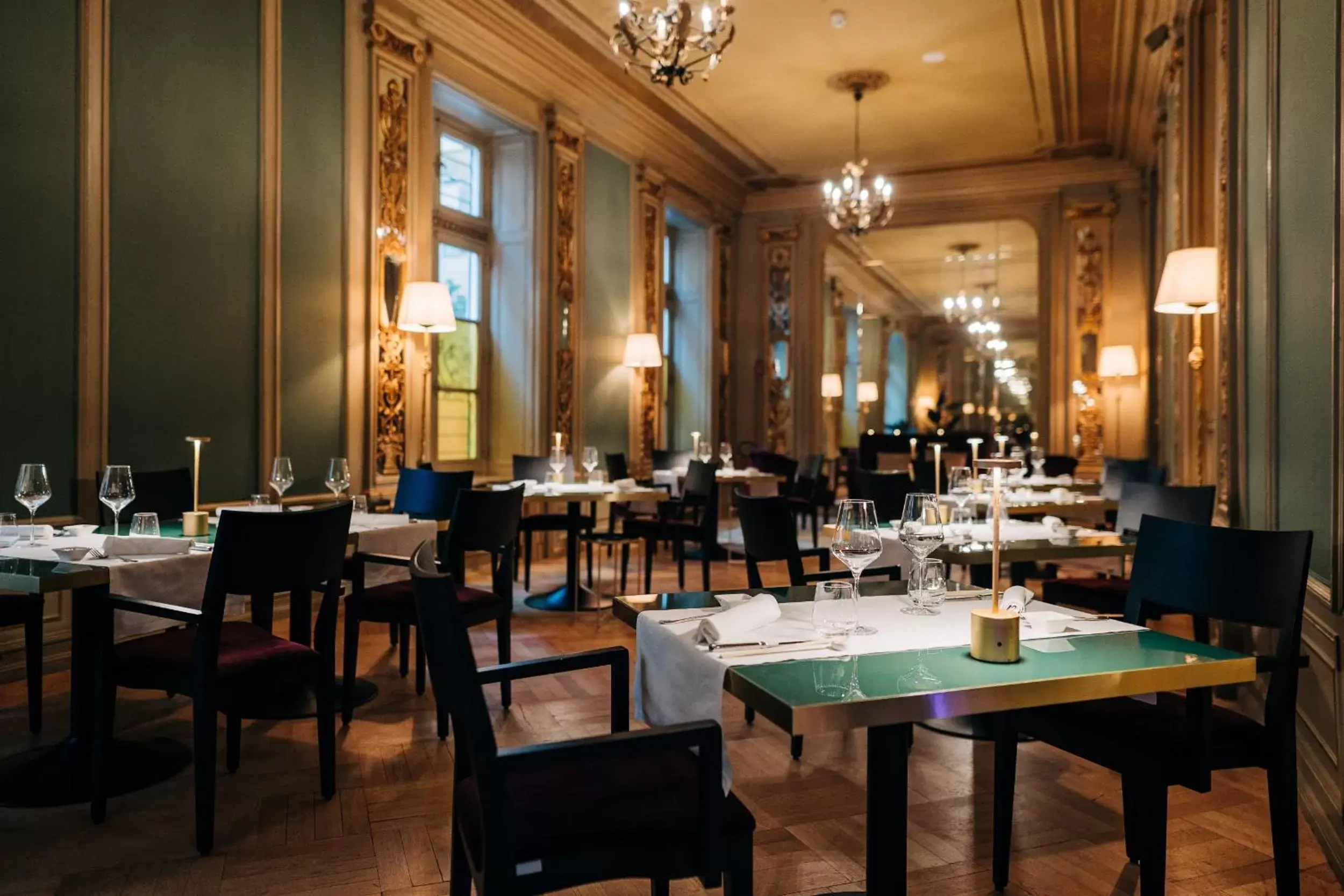 Restaurant/Places to Eat in Grand Hotel Et Des Palmes