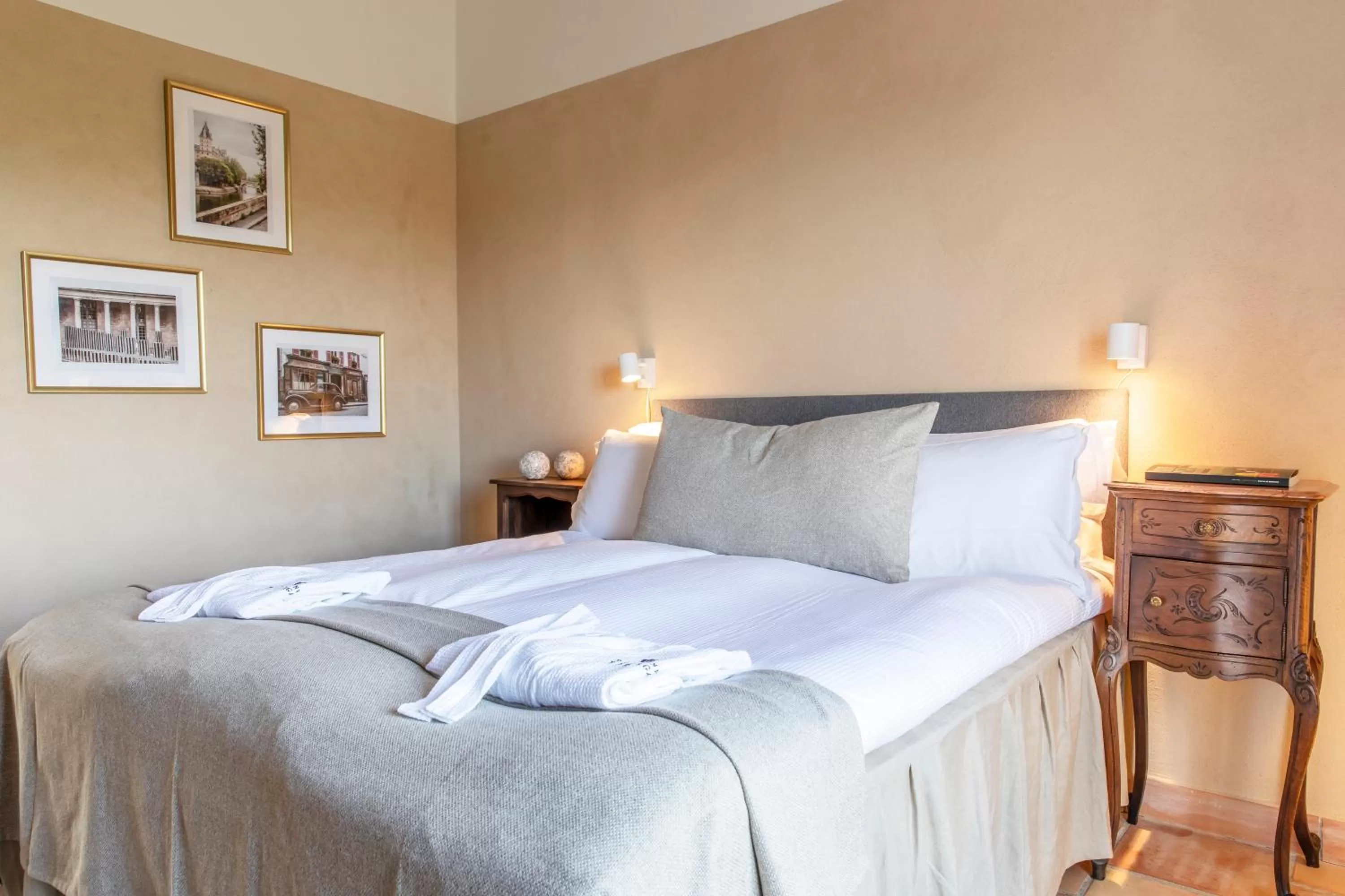 Bedroom, Bed in Domaine Rabiega - Vineyard and Boutique hotel