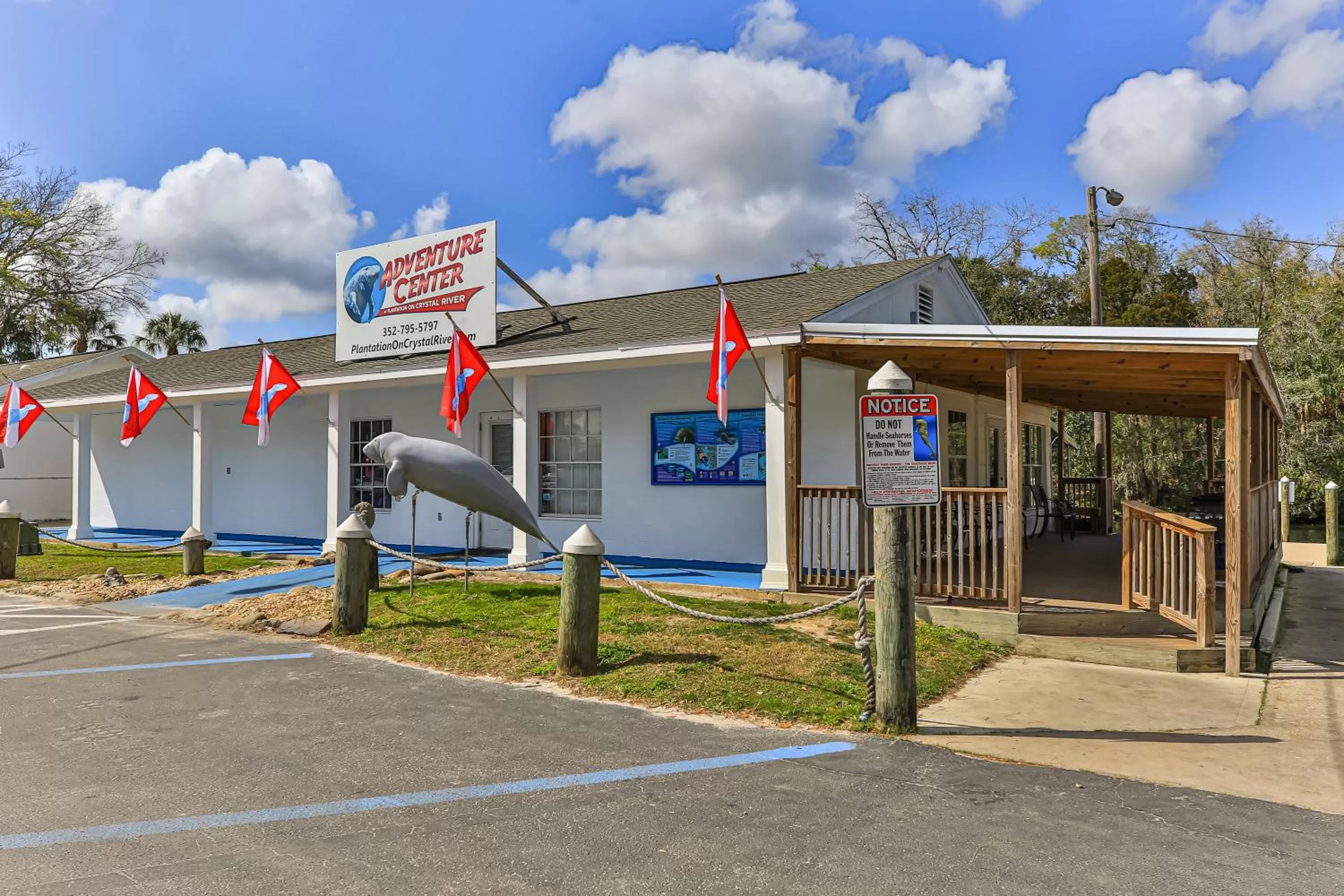 Property building in Plantation Resort on Crystal River, Ascend Hotel Collection