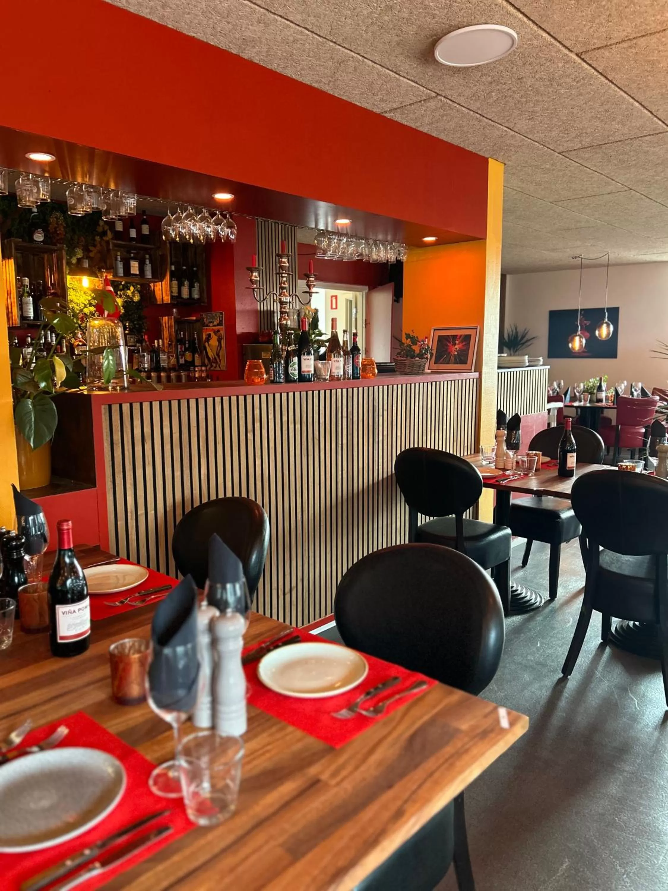 Restaurant/places to eat in Stop'n Sleep Hotel