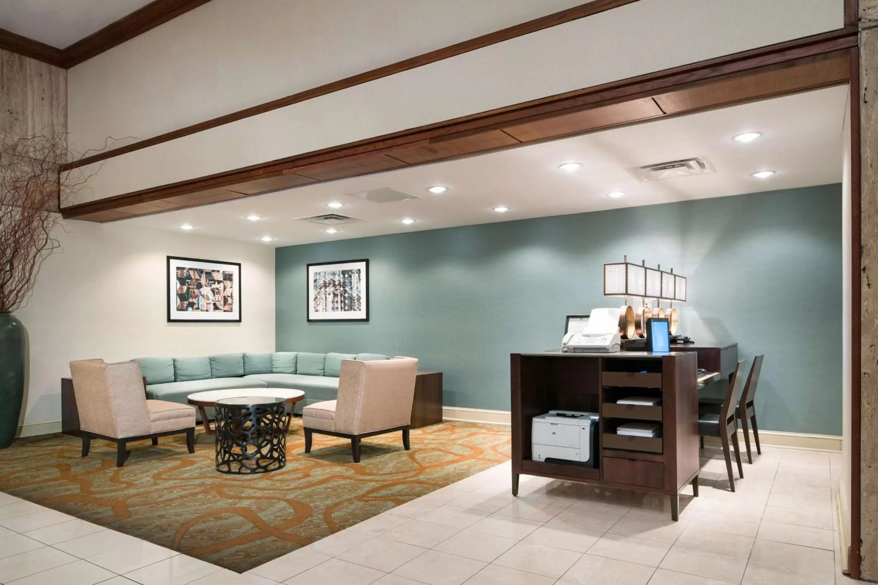 Business facilities, Seating Area in DoubleTree by Hilton Philadelphia Airport