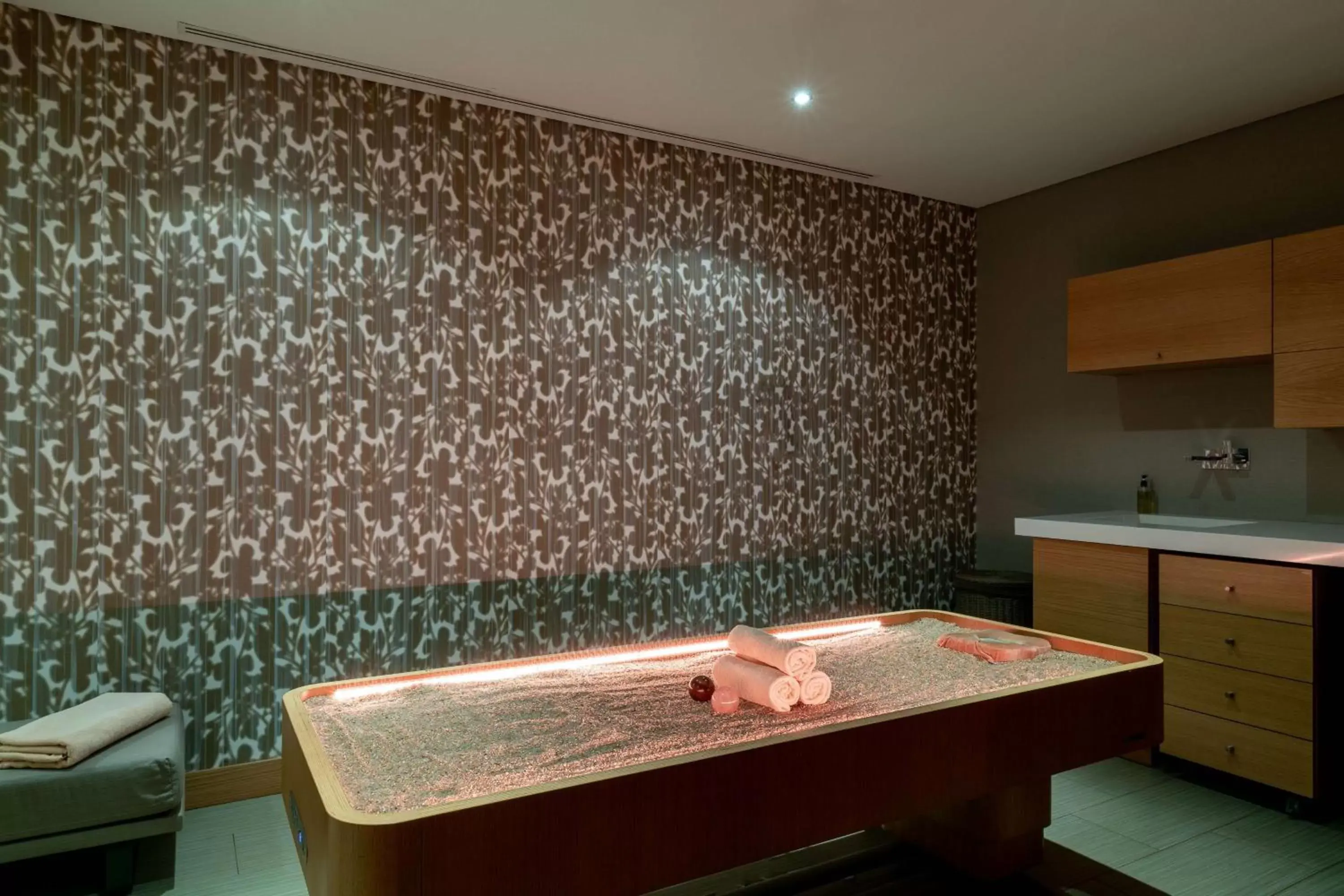 Spa and wellness centre/facilities, Bathroom in Hilton Cabo Verde Sal Resort