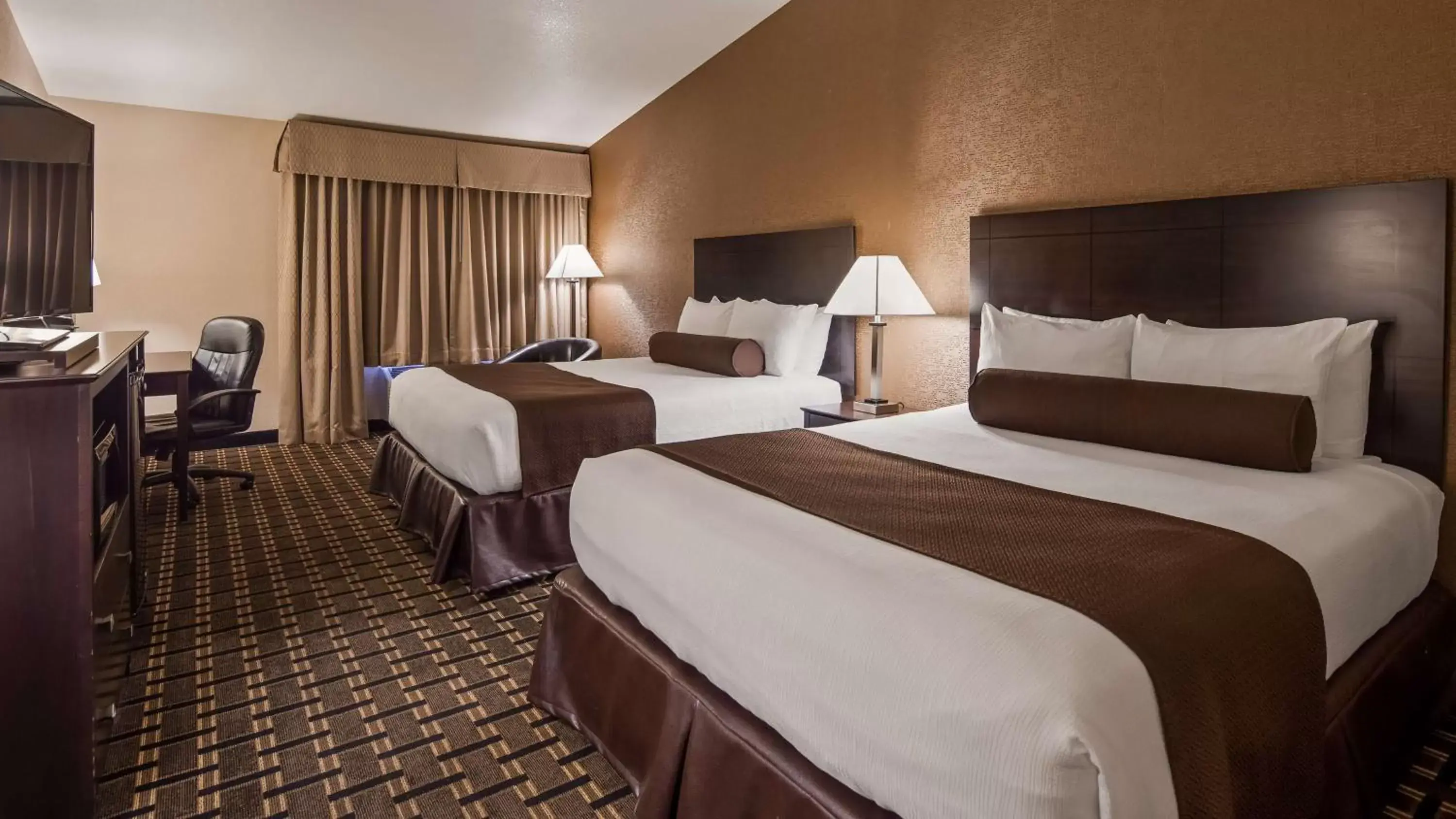 Photo of the whole room, Bed in Best Western Plus Las Vegas West